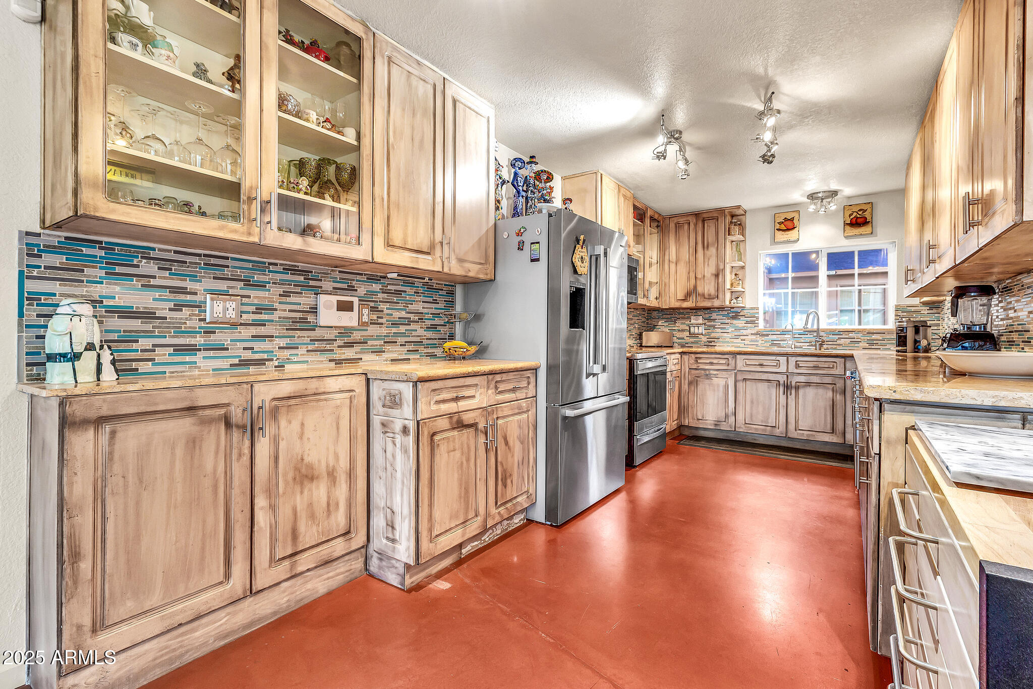 1124 E DRIFTWOOD Drive