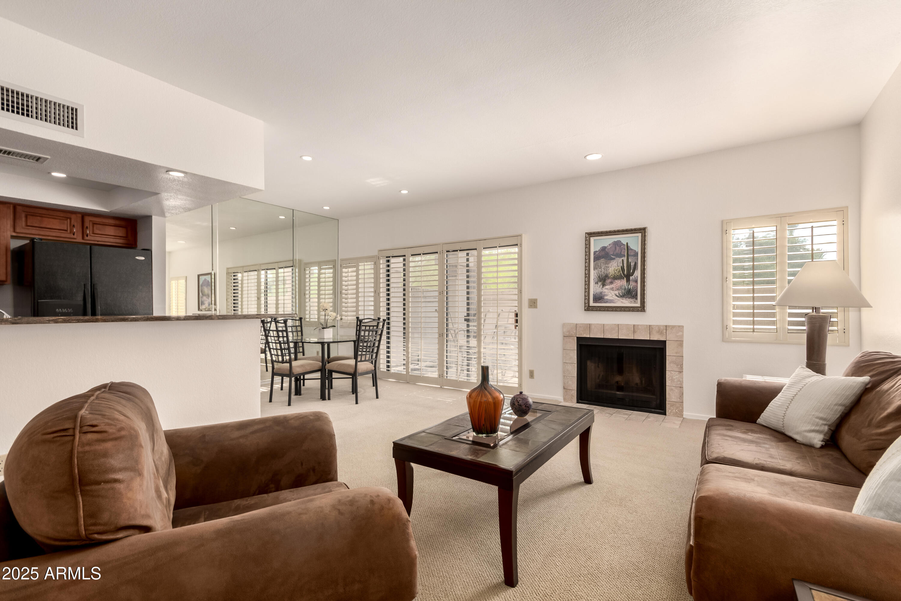 9705 E MOUNTAIN VIEW Road 1064