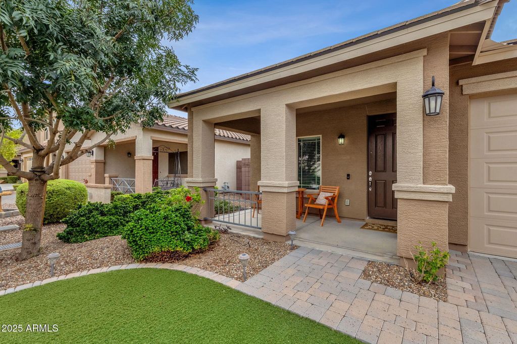Photo of 873 W Sisso Tree Avenue, Queen Creek, AZ 85140 (MLS # 6934190)