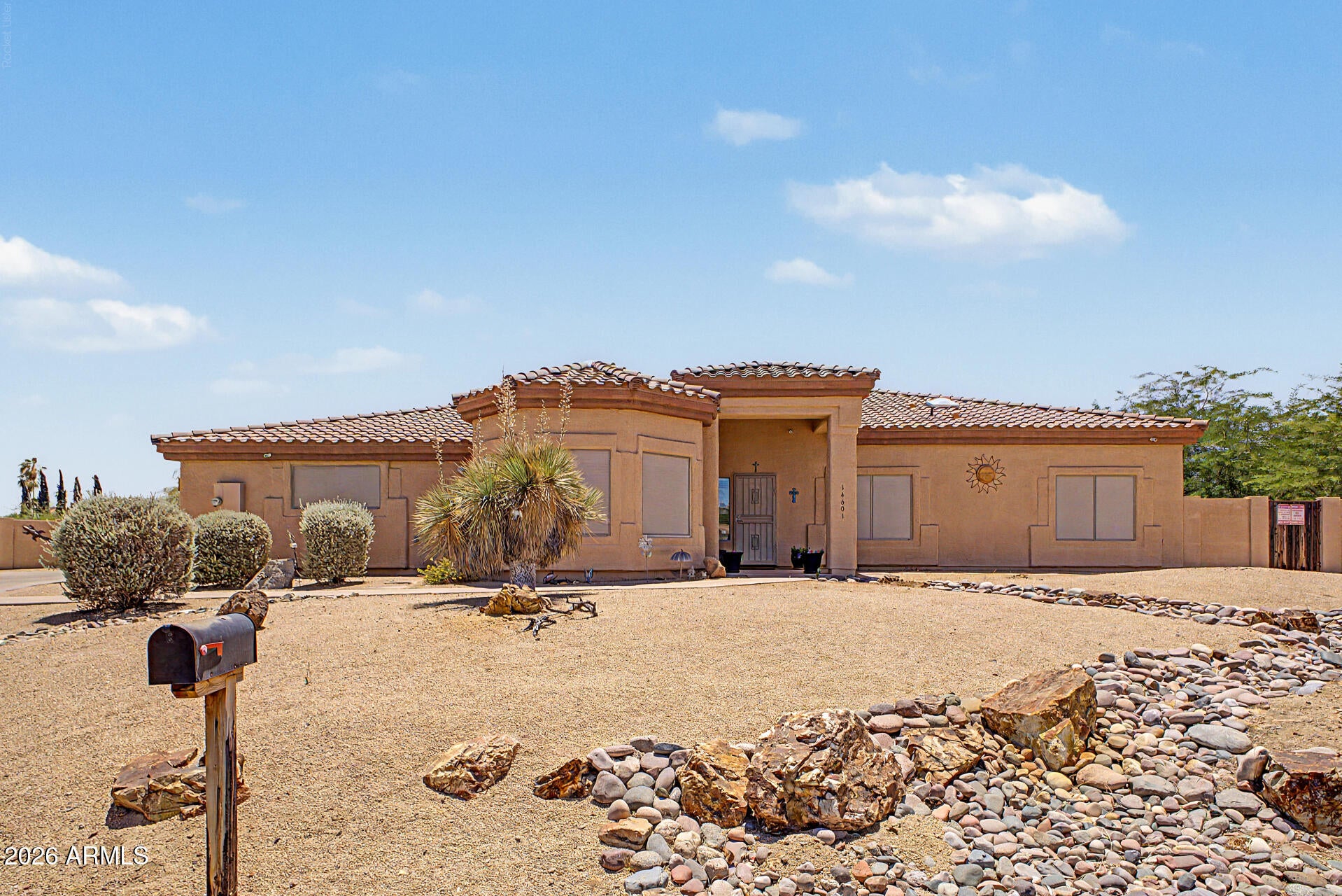 14601 N DICKENS Court