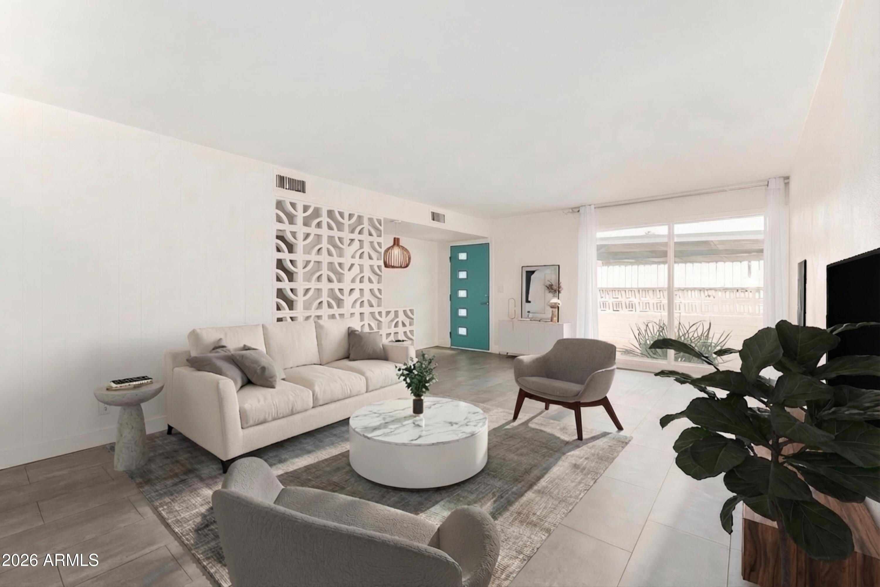 3713 E GLENROSA Avenue