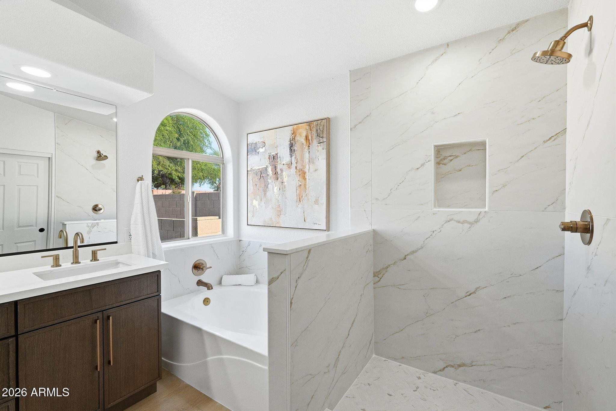 22811 N 24TH Place