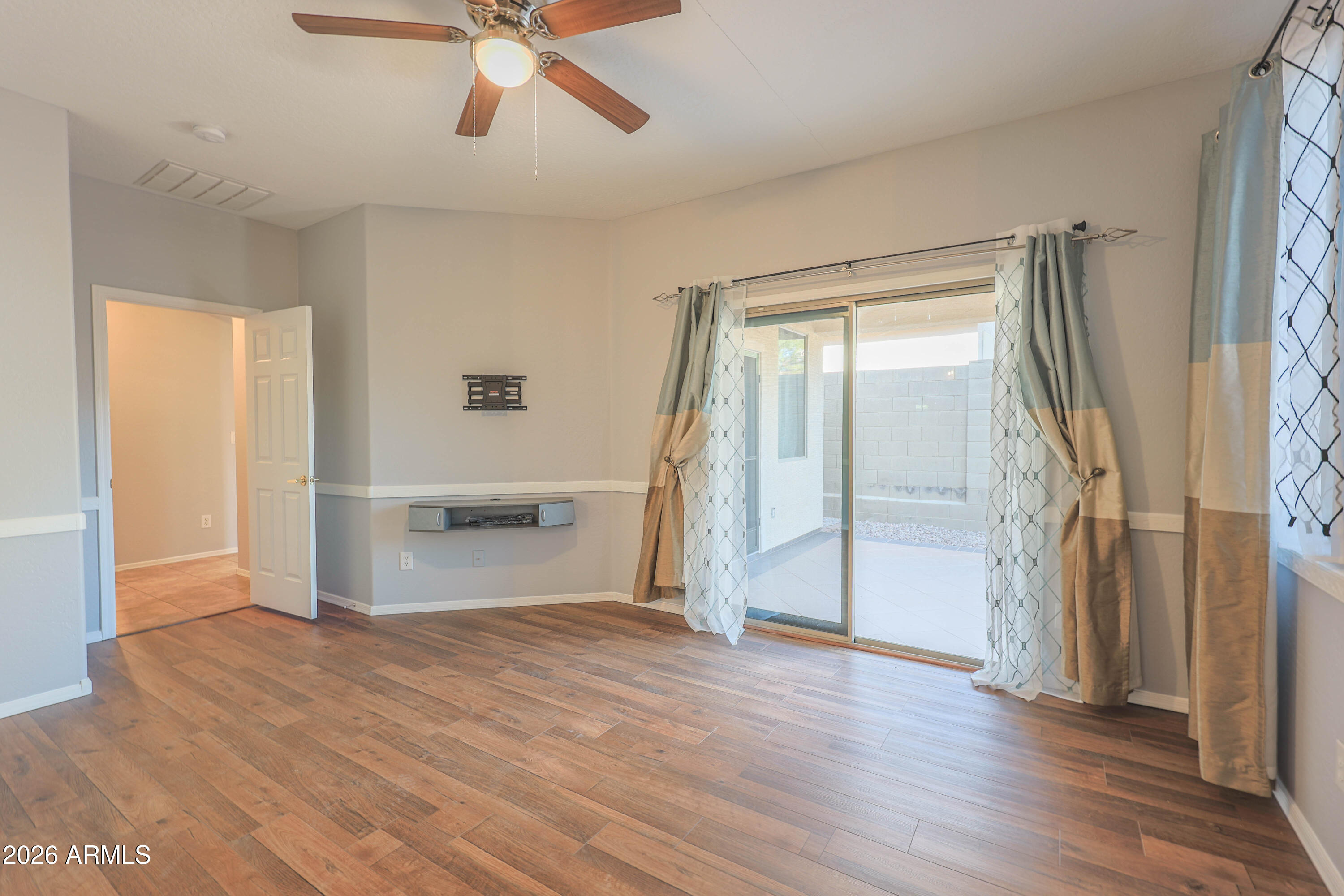 40735 N TRAILHEAD Way