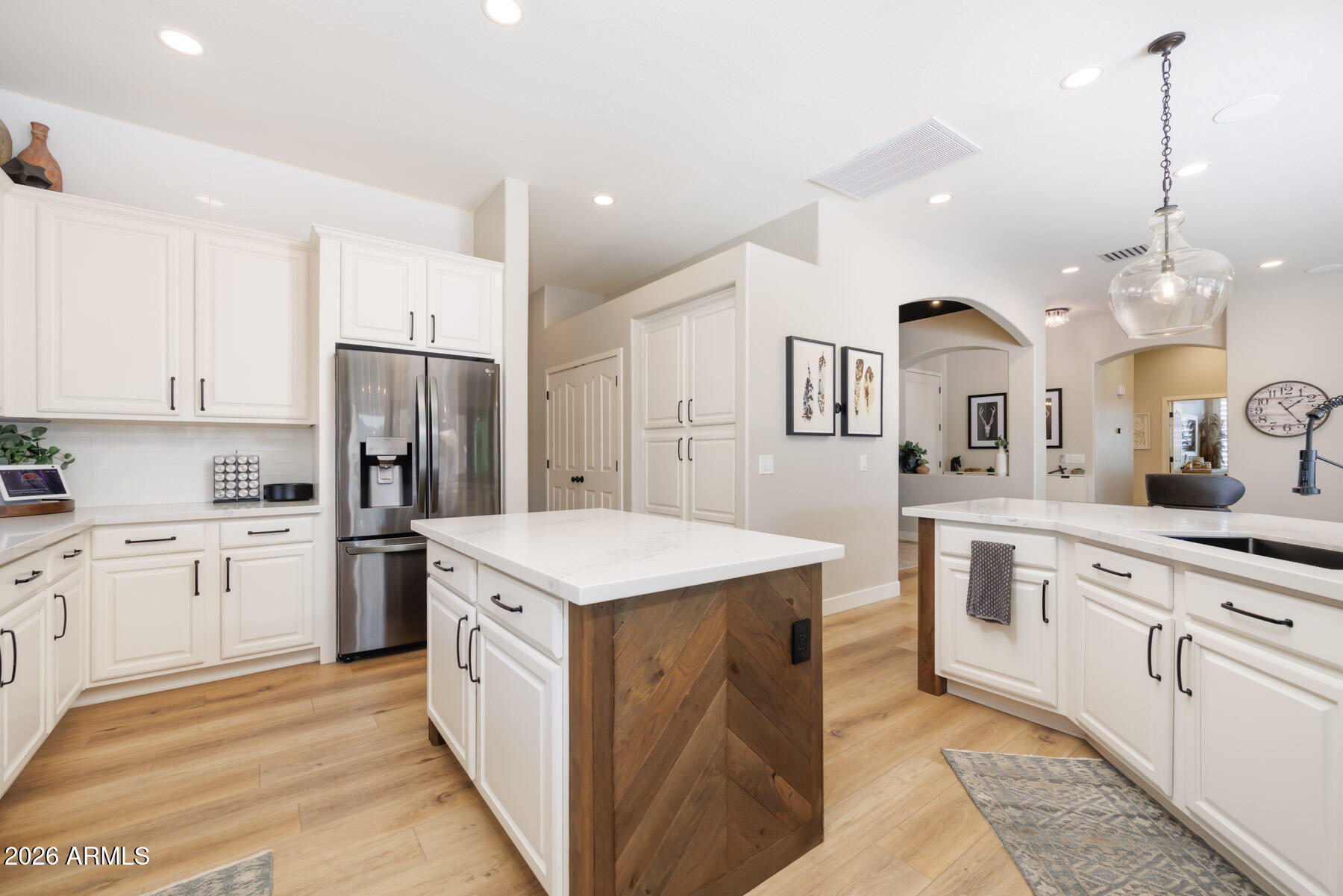 4167 E DUBOIS Avenue