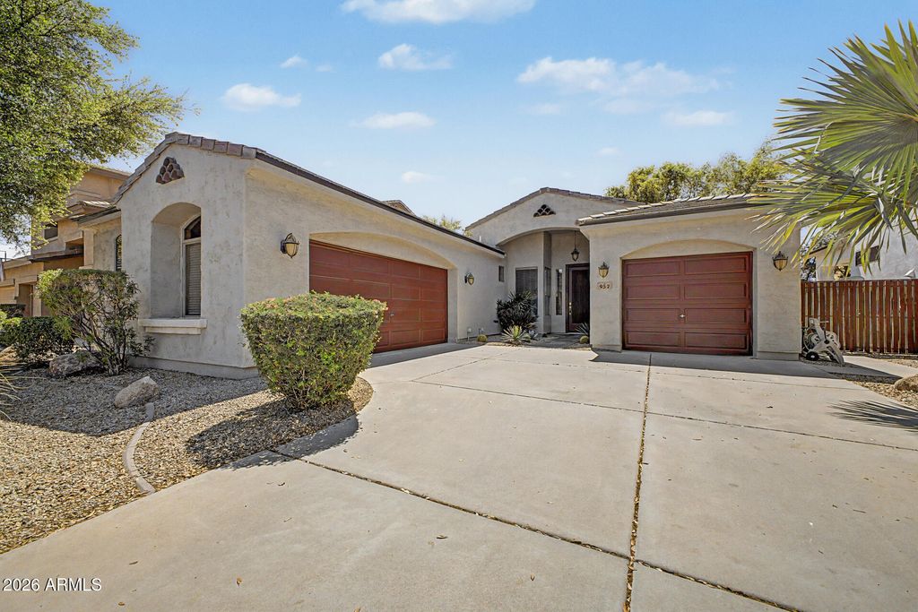 Photo of 957 E Scorpio Place, Chandler, AZ 85249 (MLS # 7010141)