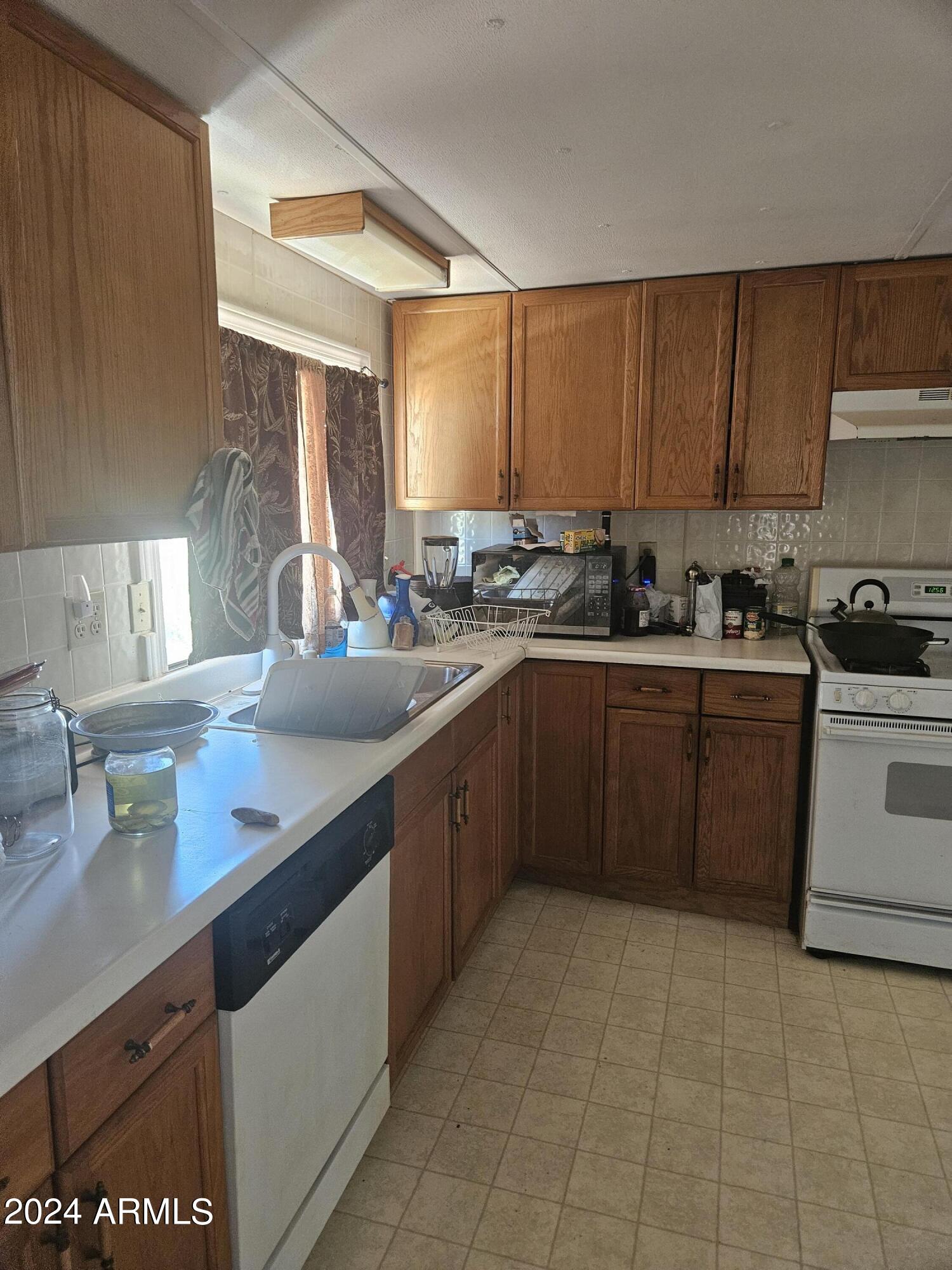 GOLDEN ACRES MOBILE HOME PARK - Residential