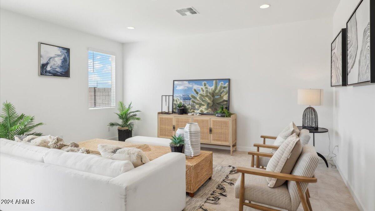 636 W Freedom Street