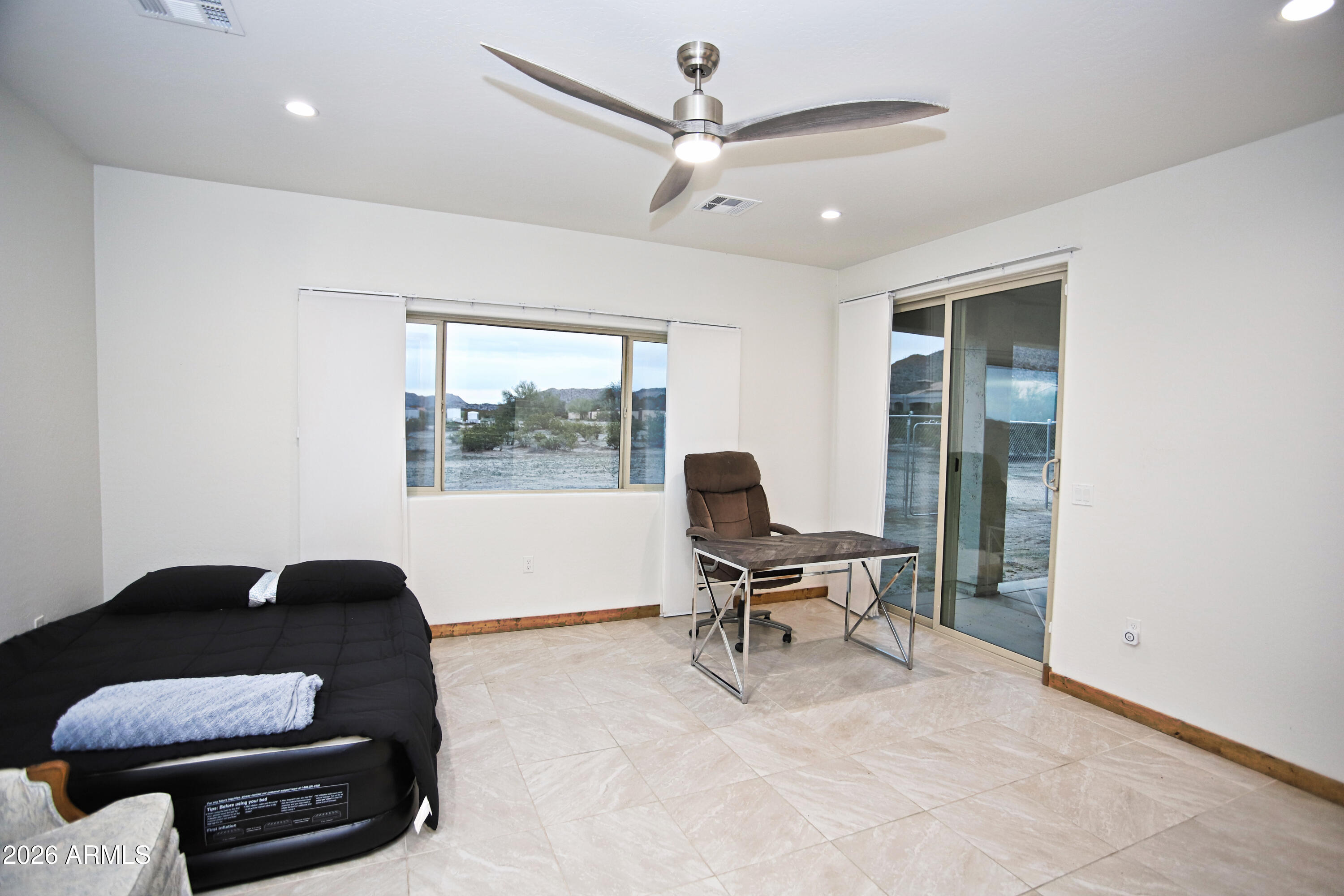LAS MONTANAS UNIT I - Residential