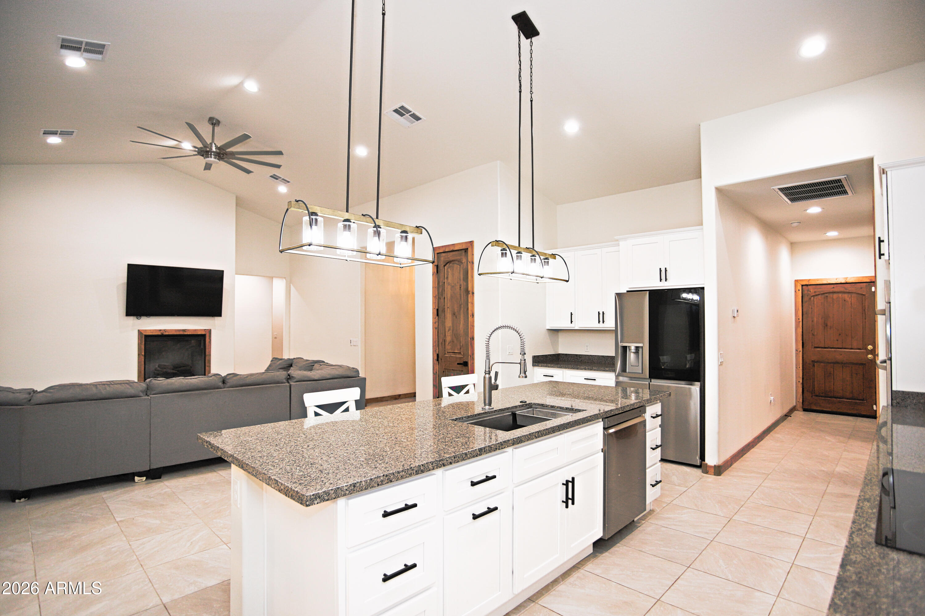 LAS MONTANAS UNIT I - Residential
