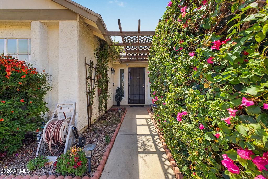 Photo of 11808 N 78th Drive, Peoria, AZ 85345 (MLS # 7020438)