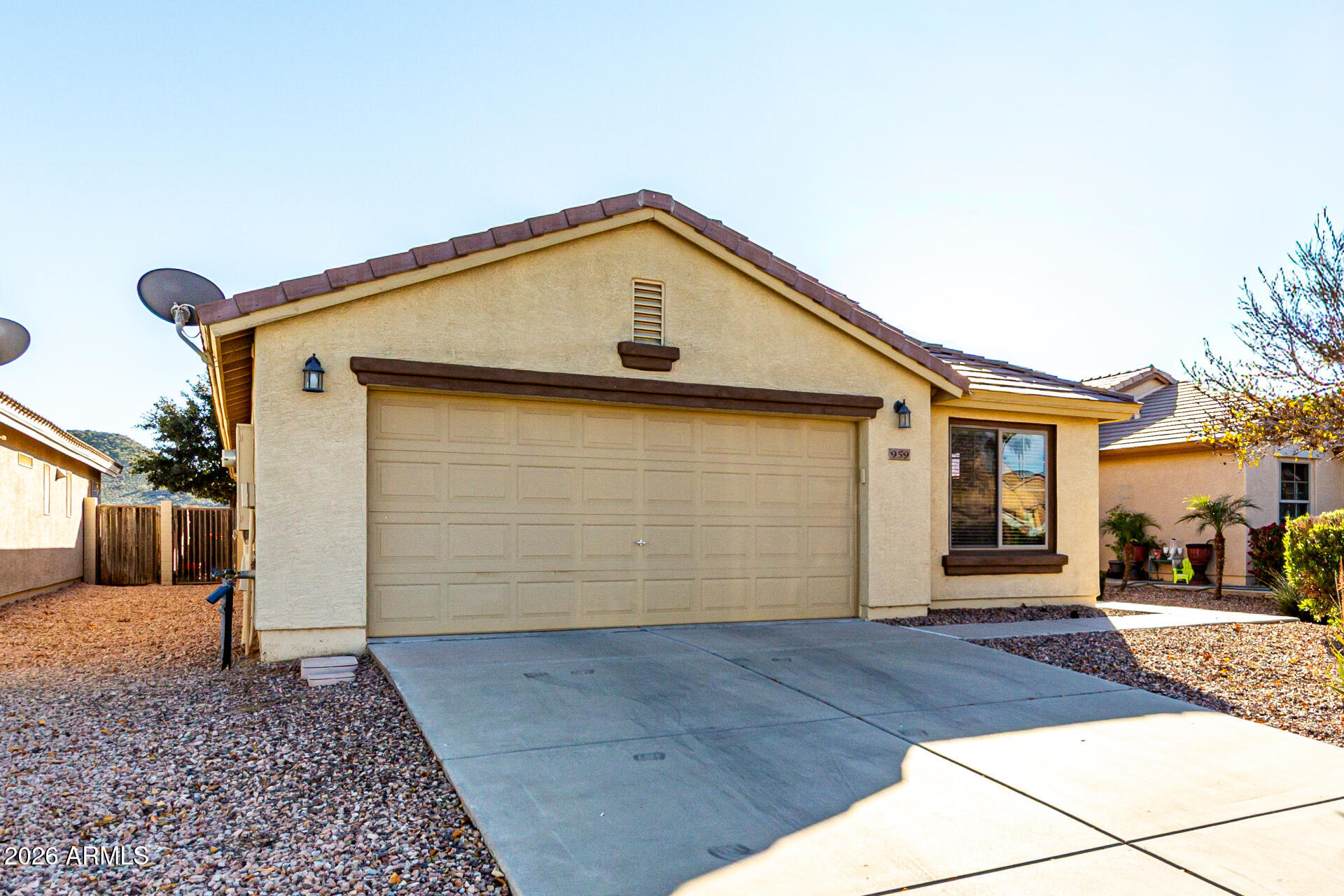 959 W DESERT SEASONS Drive