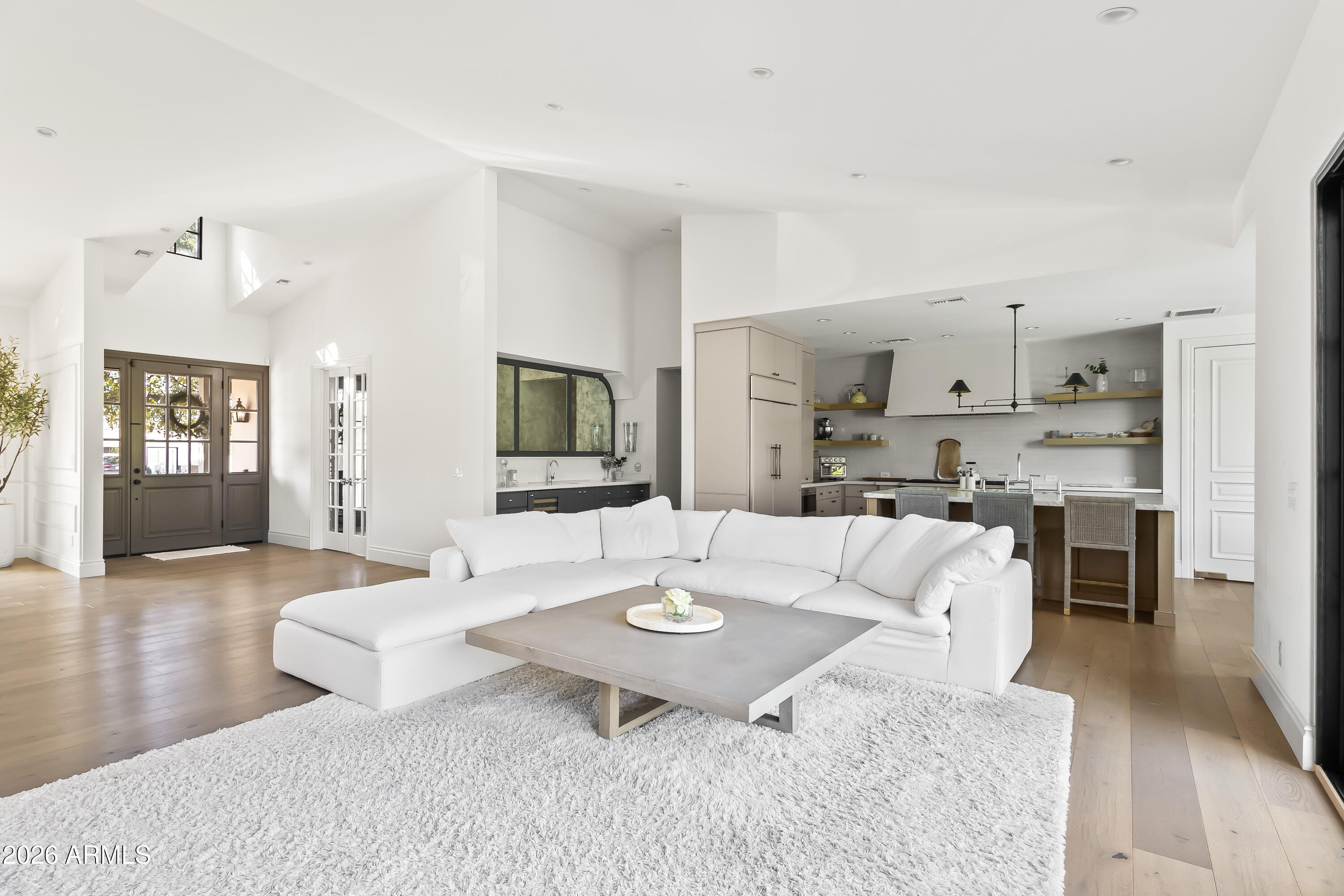 6114 E CALLE DEL PAISANO --