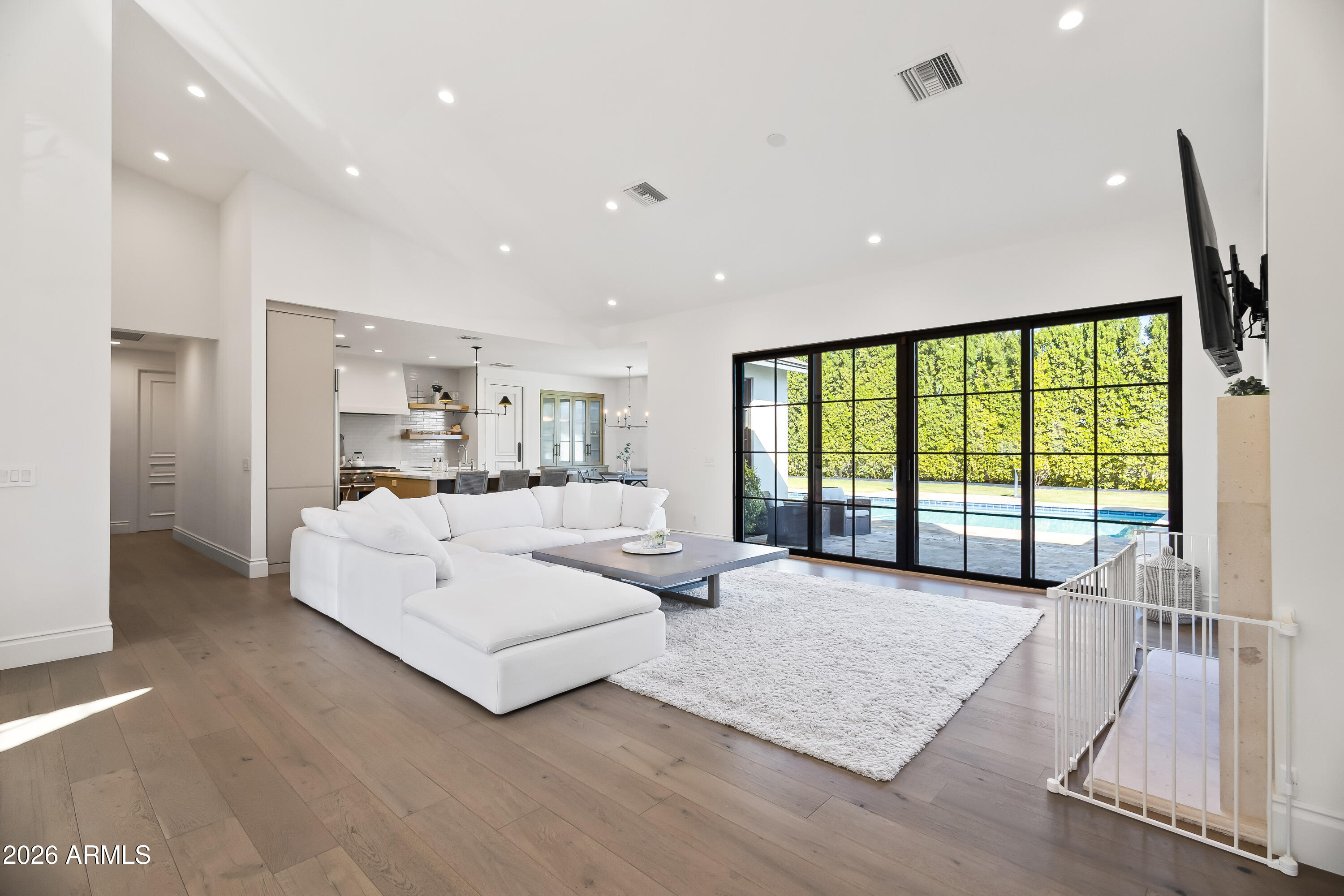 6114 E CALLE DEL PAISANO --