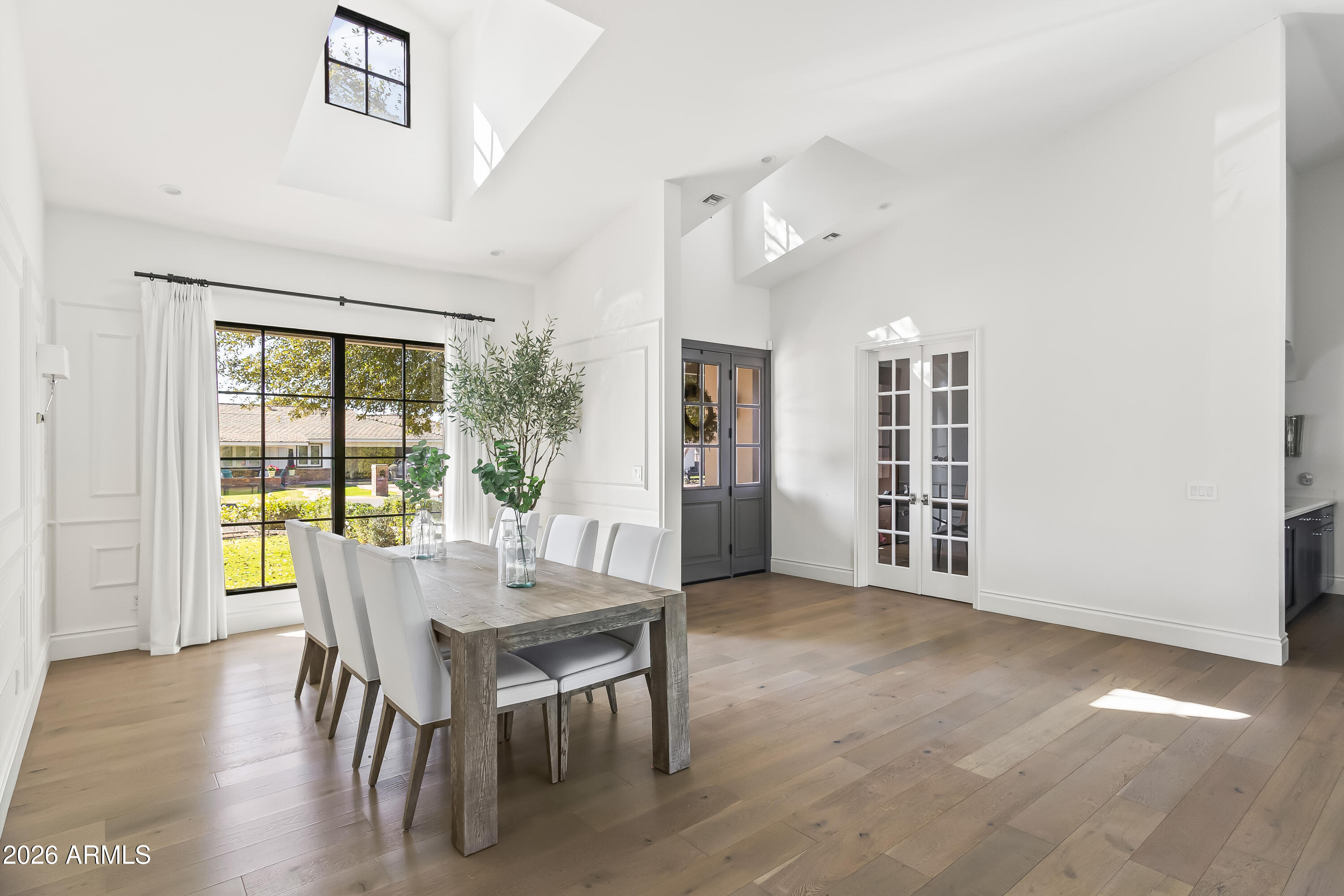 6114 E CALLE DEL PAISANO --