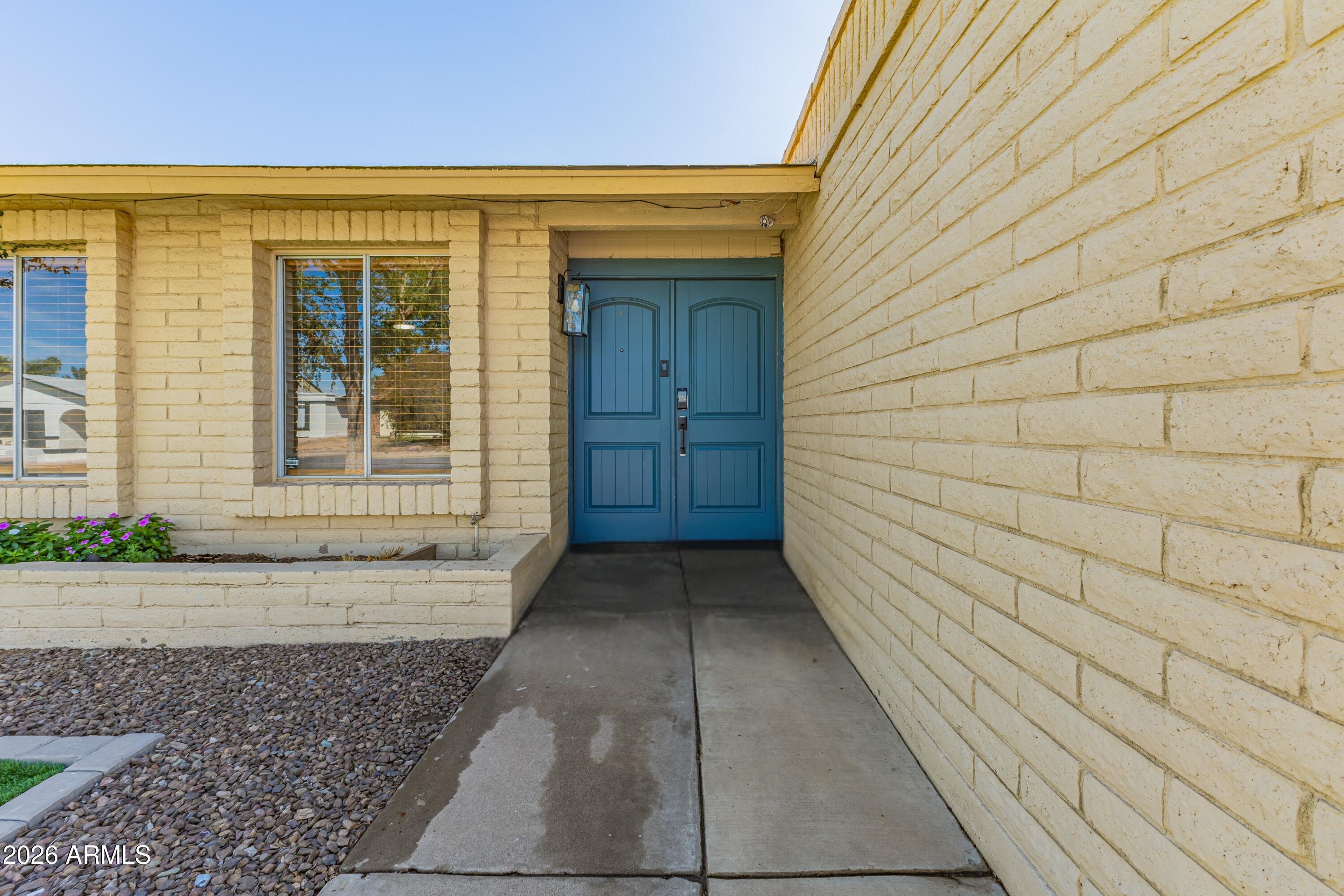 535 W PANTERA Avenue