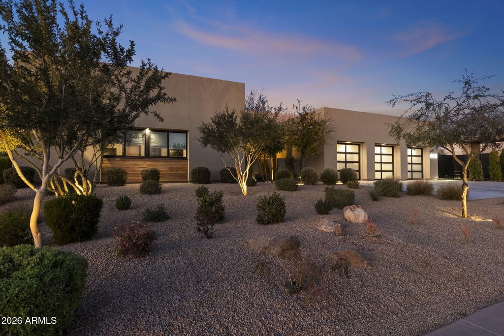 Photo of 6402 E Lomas Verdes Drive #1, Scottsdale, AZ 85266 (MLS # 6977945)