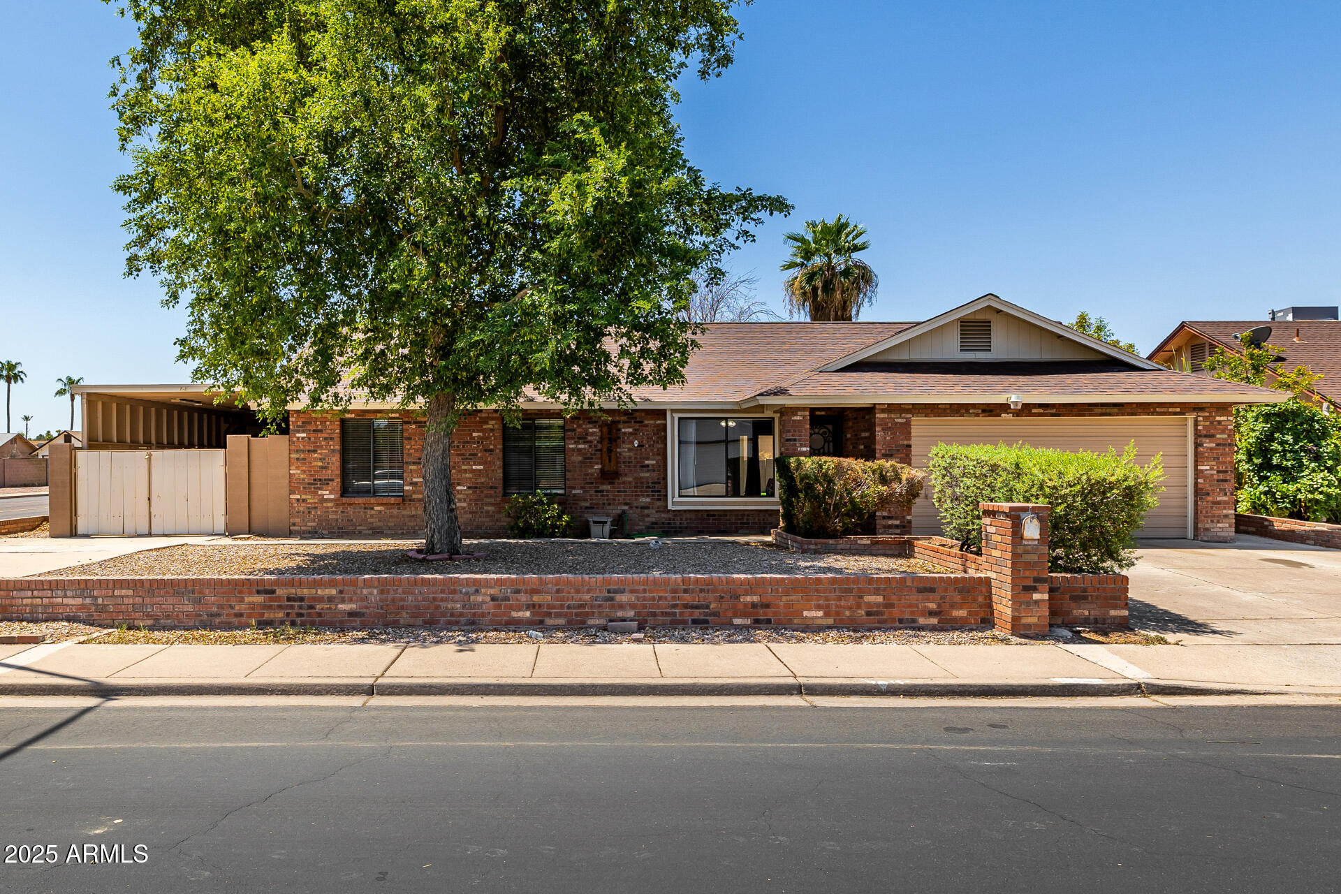 2361 E CAPRI Avenue