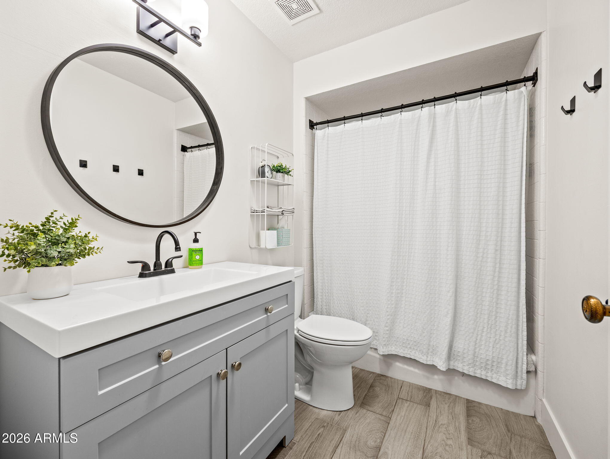 MONTEBELLO EAST TOWNHOMES - Residential