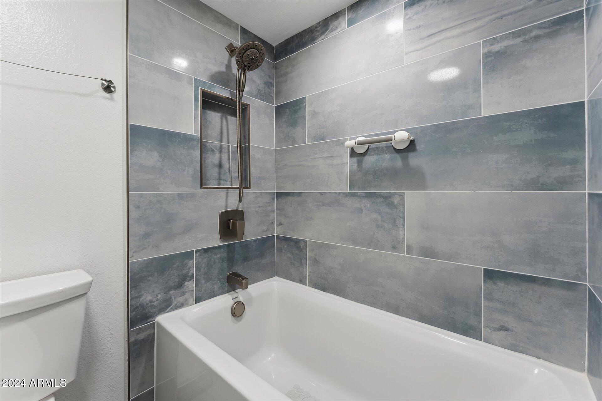 Phoenix, Arizona 85016, United States, 1 Bedroom Bedrooms, ,2 BathroomsBathrooms,Residential,Active,38437