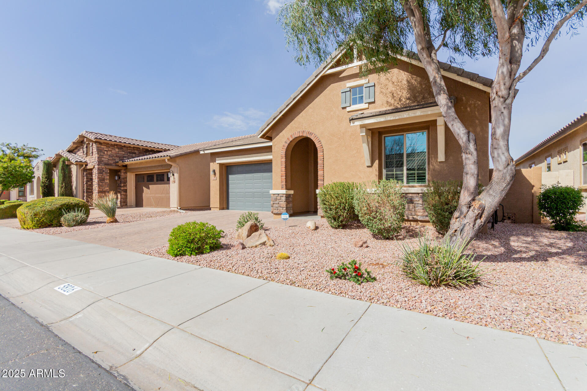 3816 E RAKESTRAW Lane