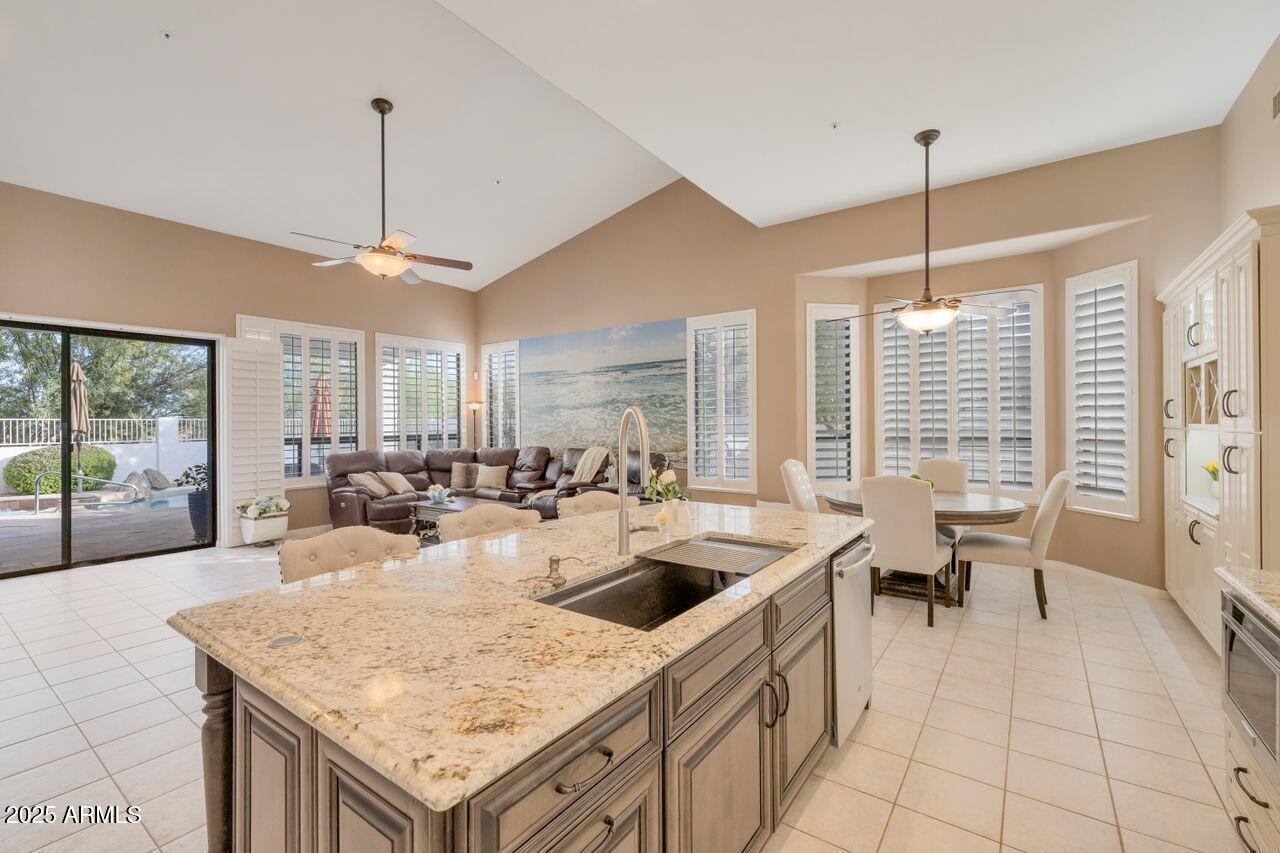 10907 E BELLA VISTA Drive