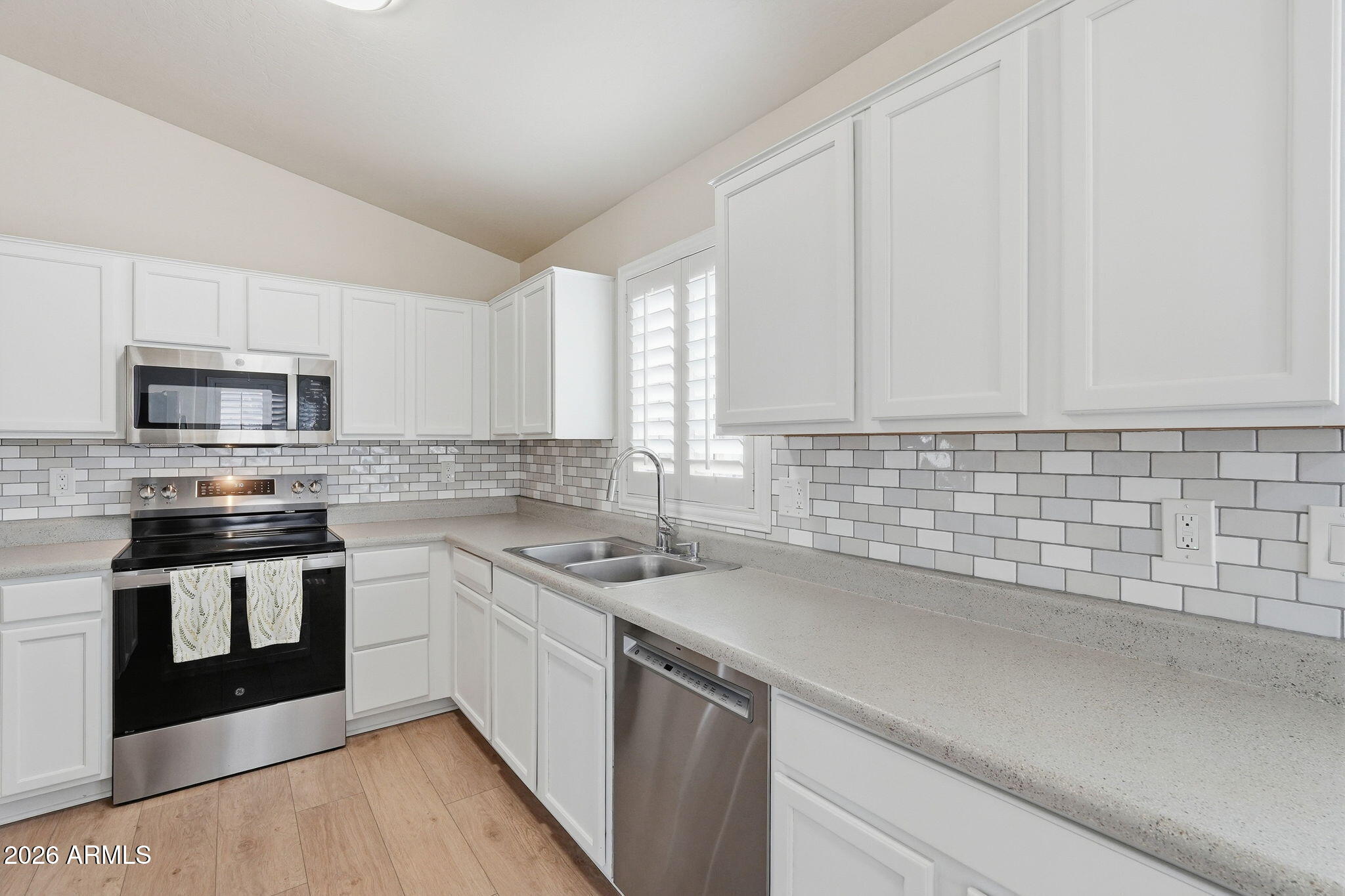 3302 E TIERRA BUENA Lane