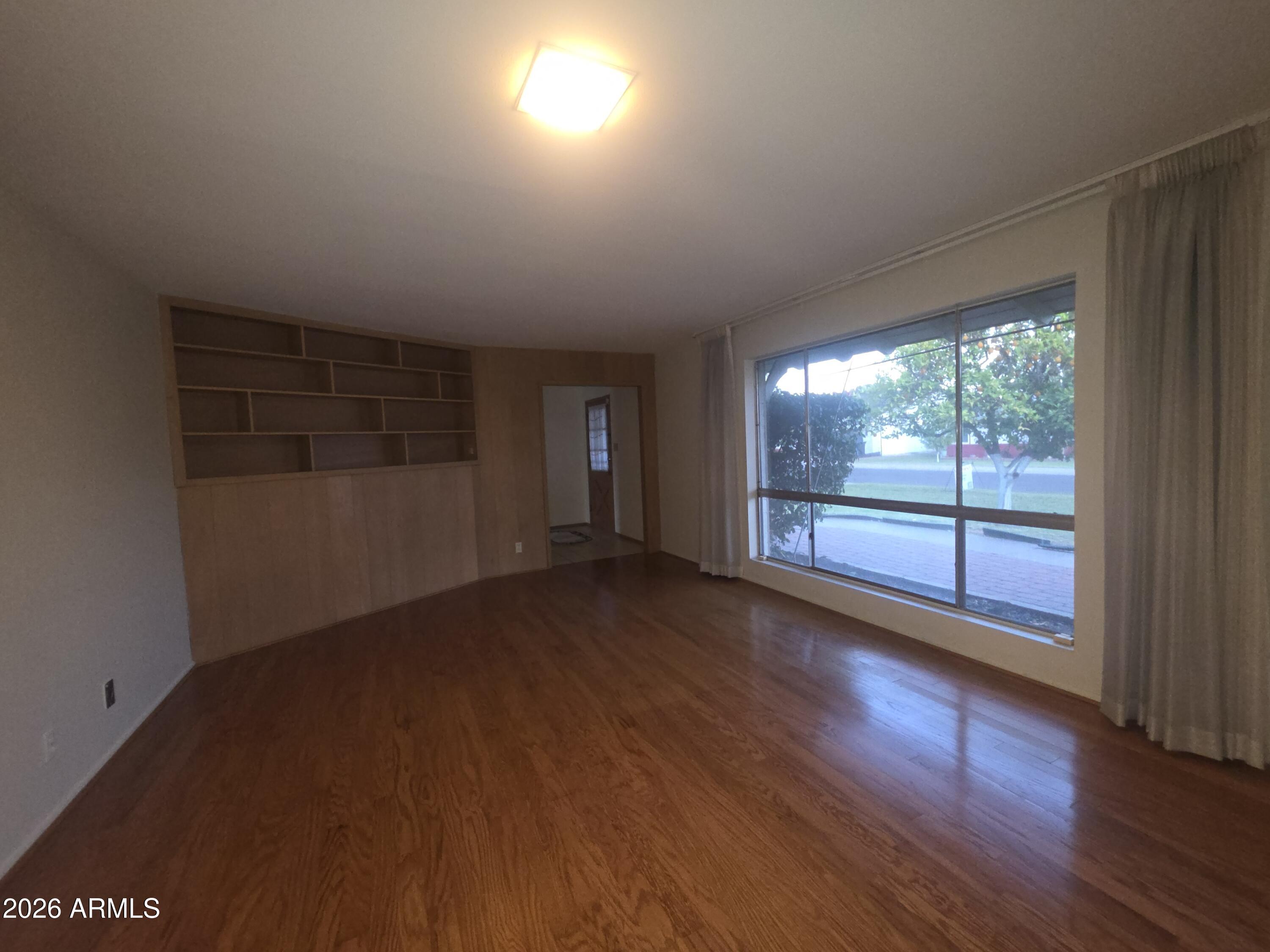 342 W DIANA Avenue