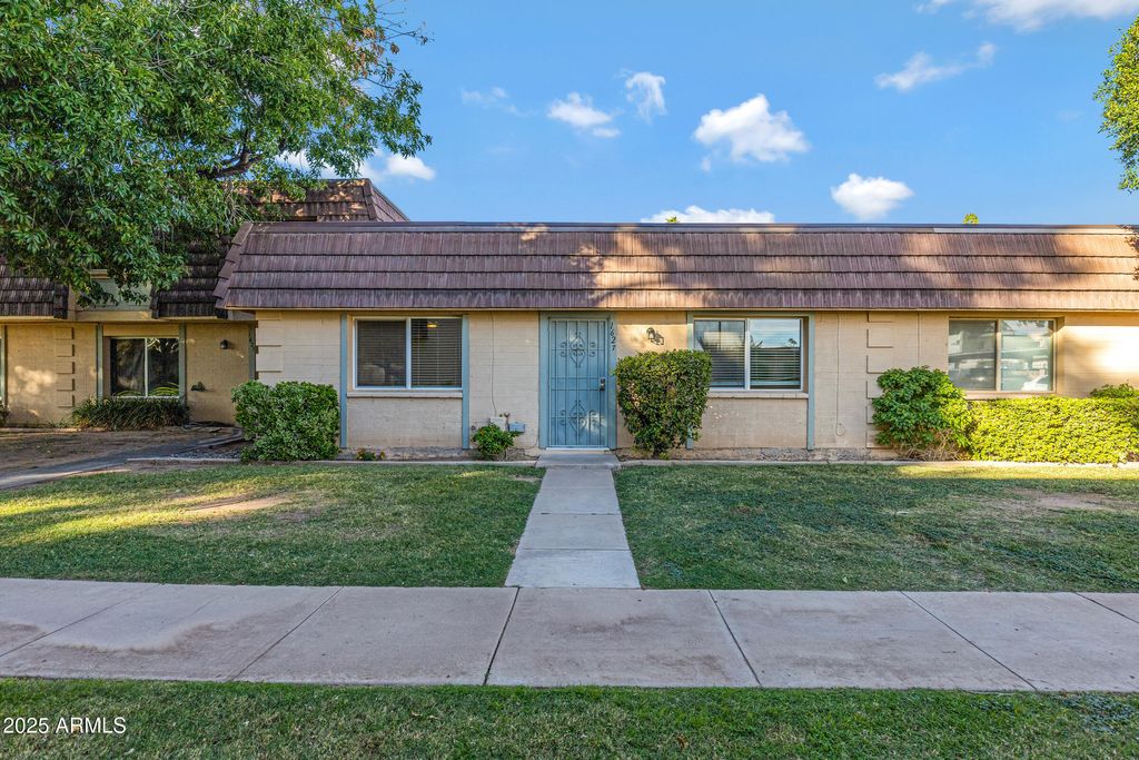 Photo of 1627 E Newport Drive, Tempe, AZ 85282 (MLS # 6949058)
