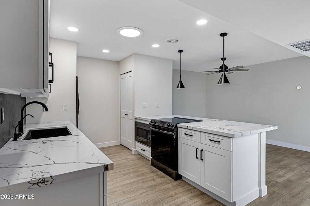 Photo of 1627 E Newport Drive, Tempe, AZ 85282 (MLS # 6949058)