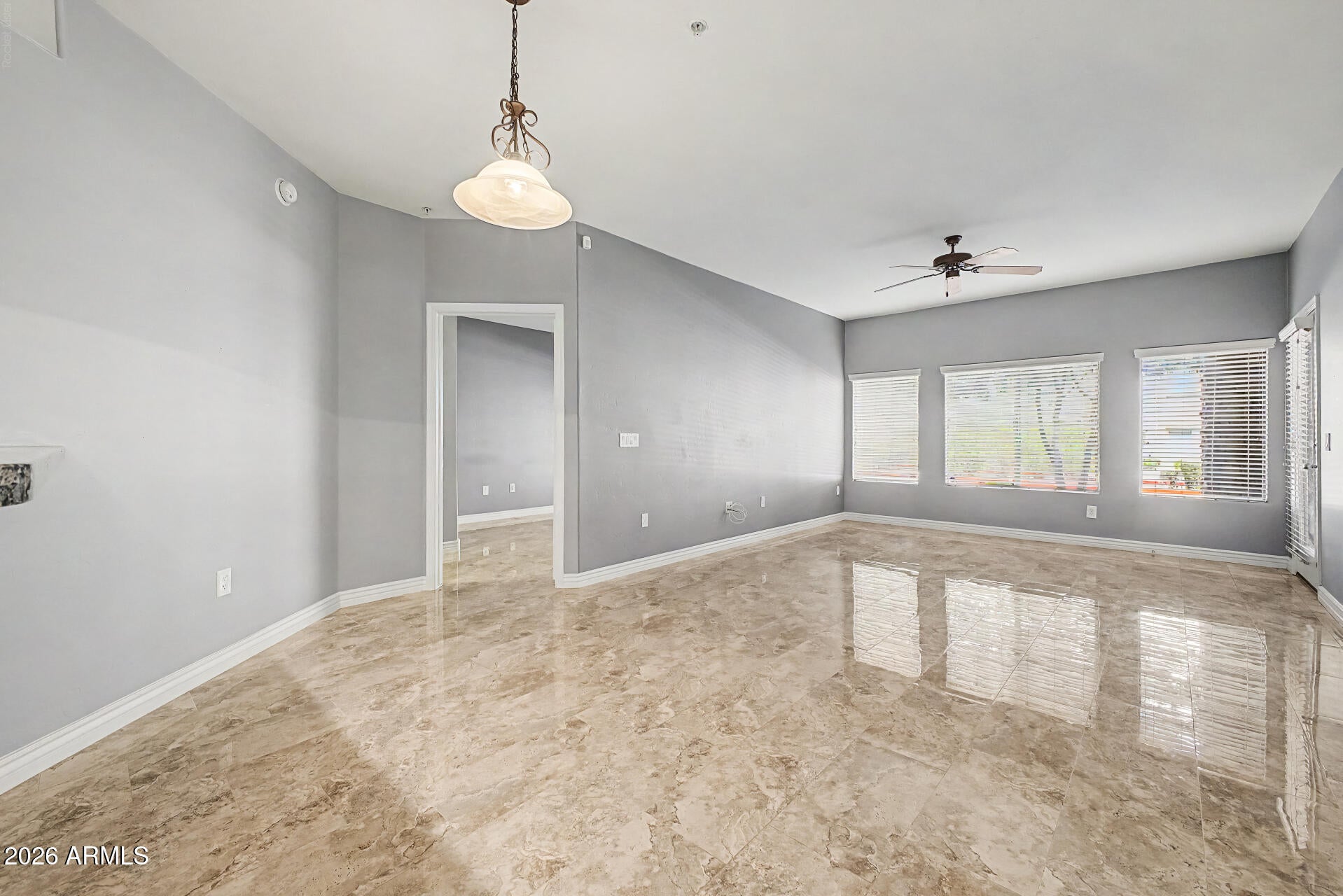 5450 E DEER VALLEY Drive 1006