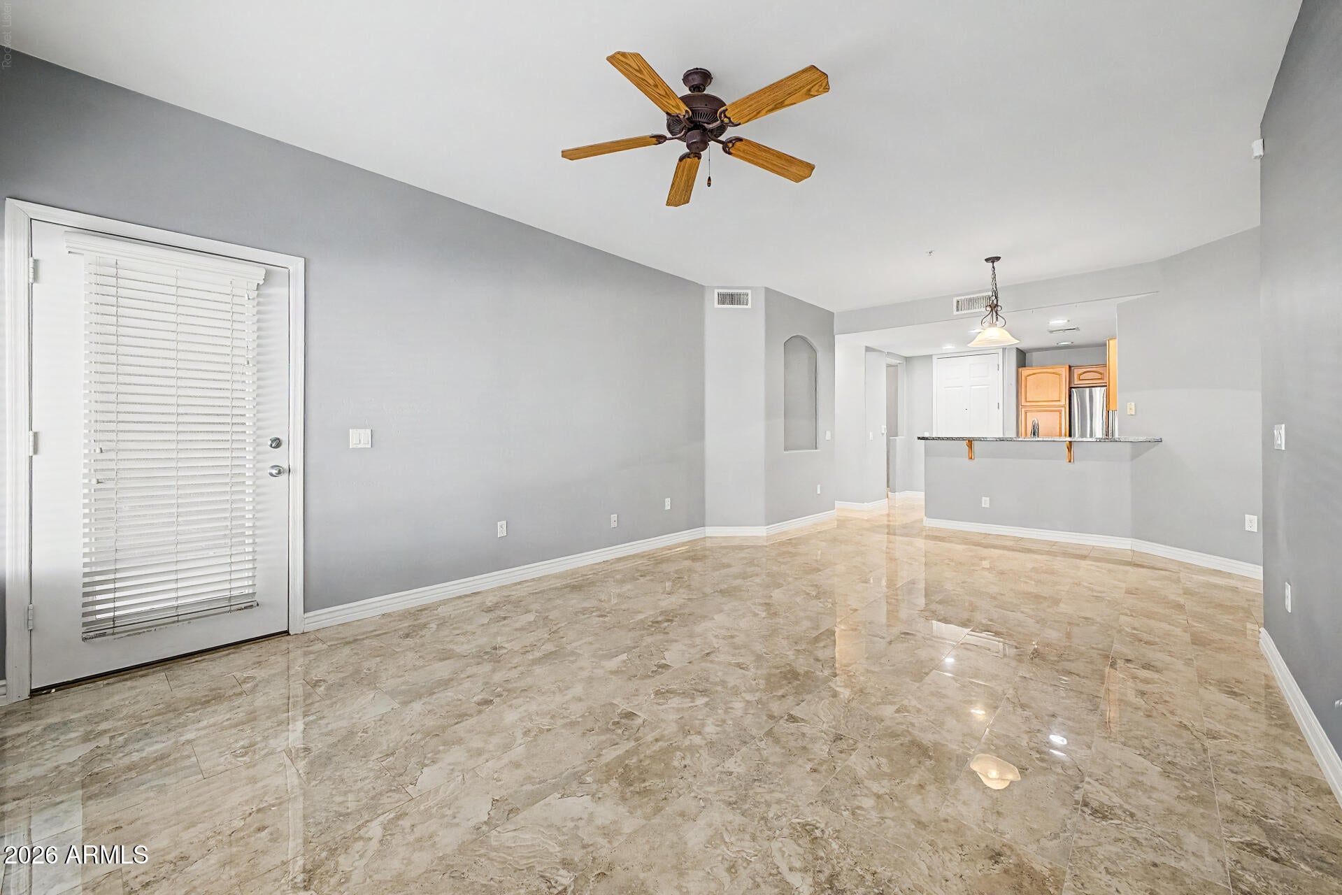 5450 E DEER VALLEY Drive 1006