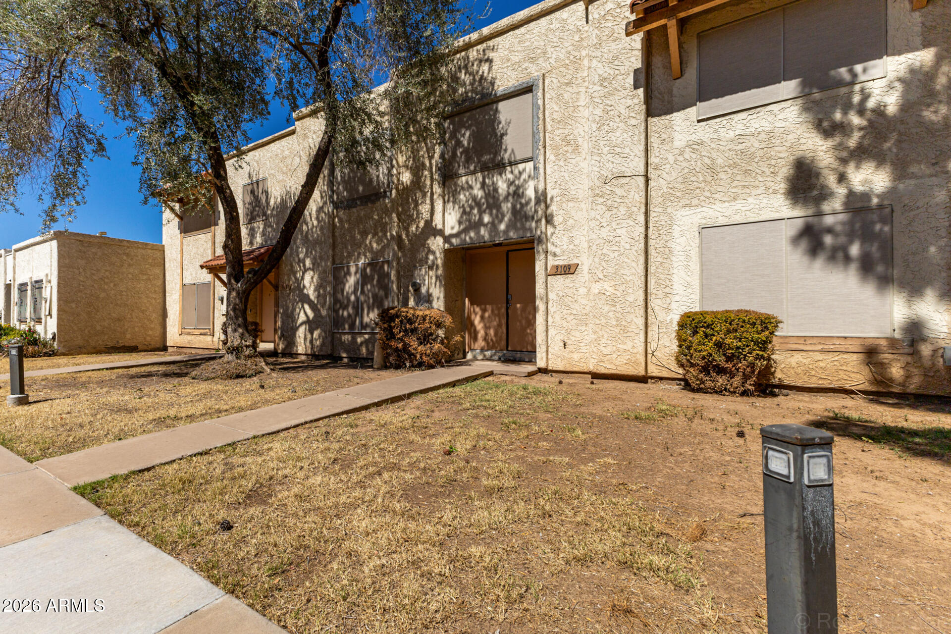 3109 W HARMONT Drive