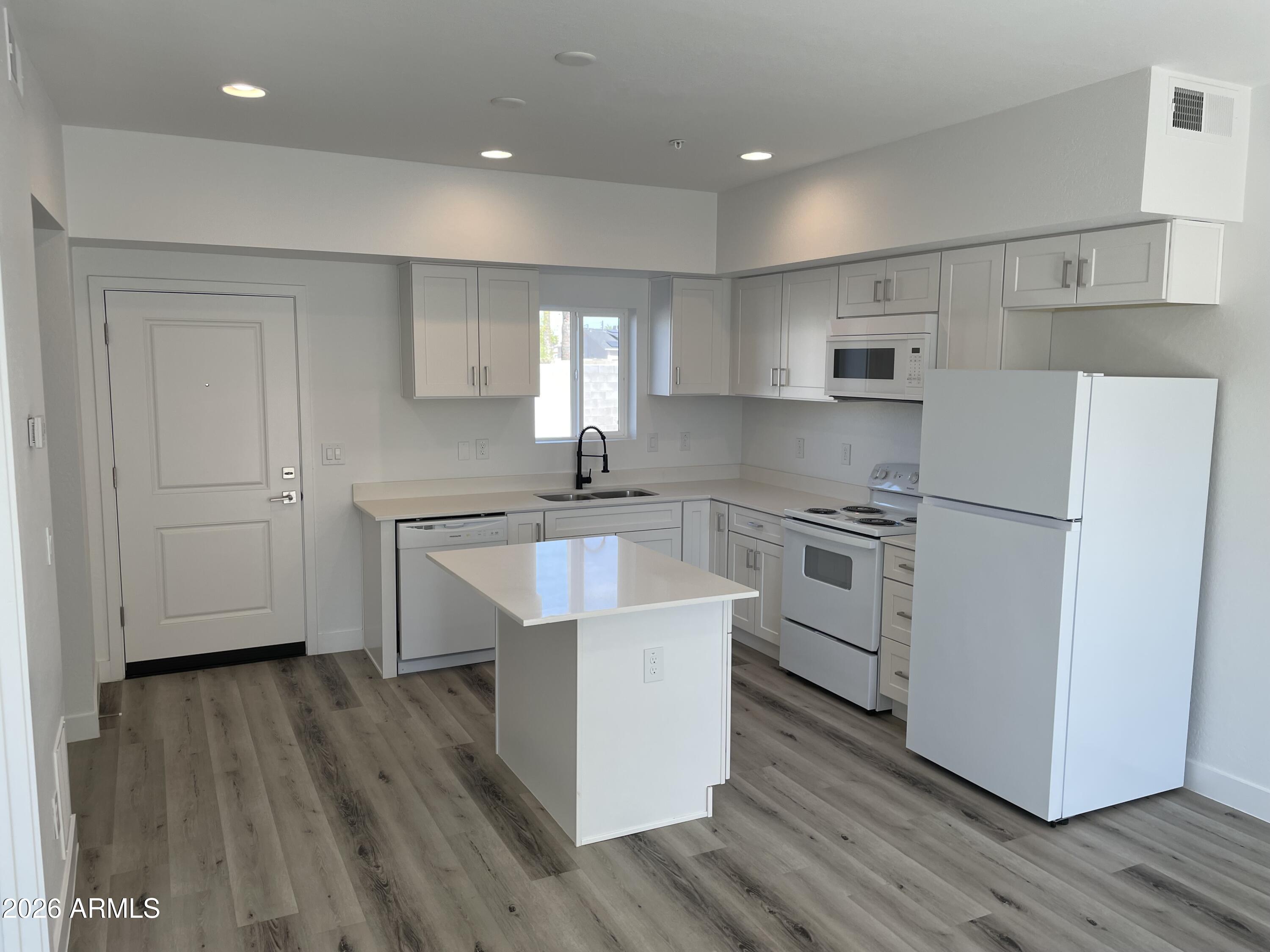 1457 E Taylor Street