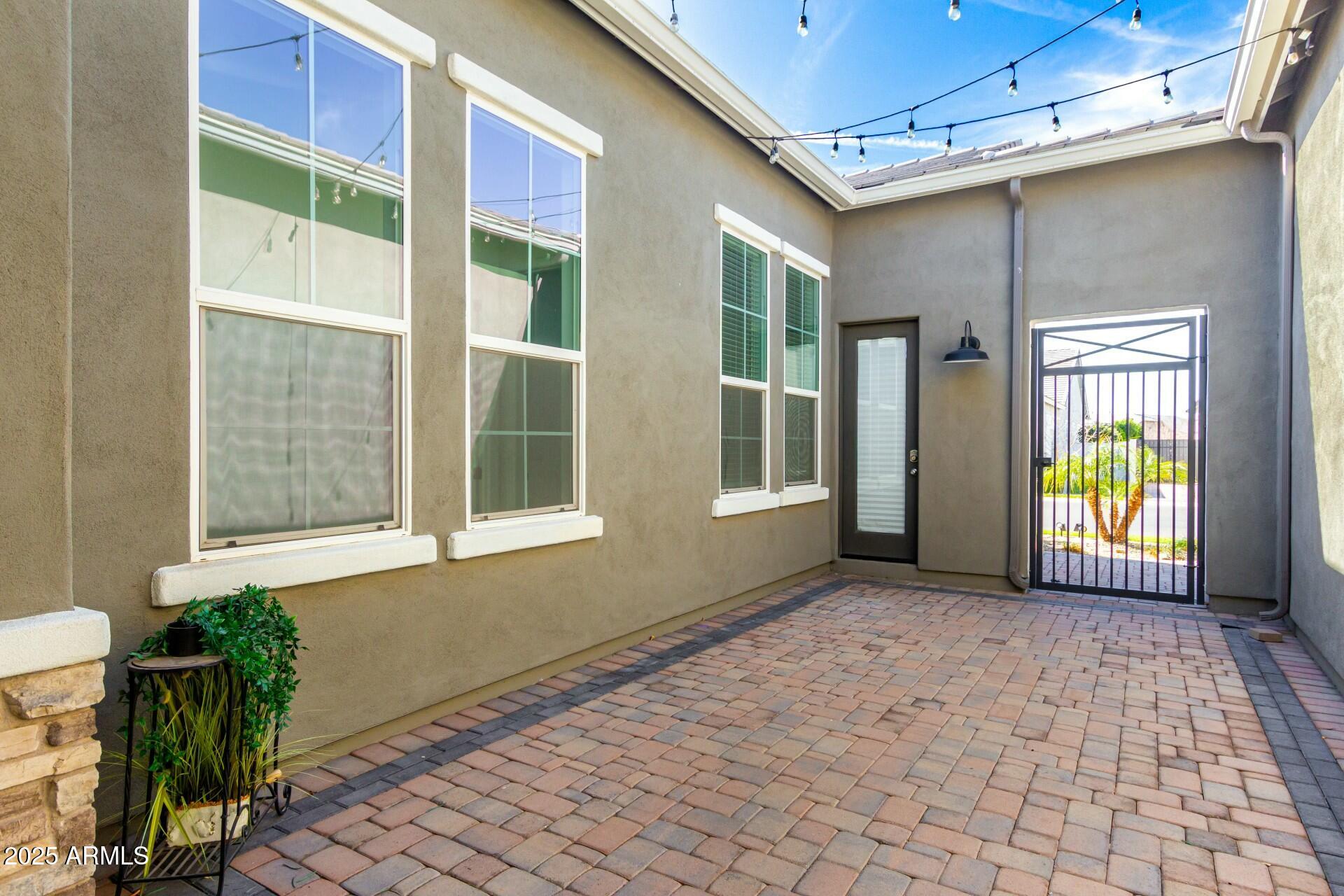 1143 N QUINN --