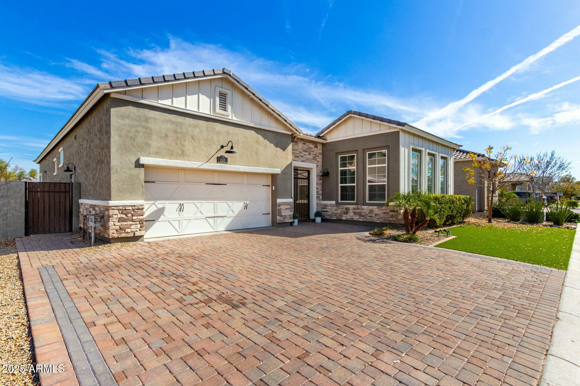 1143 N QUINN --