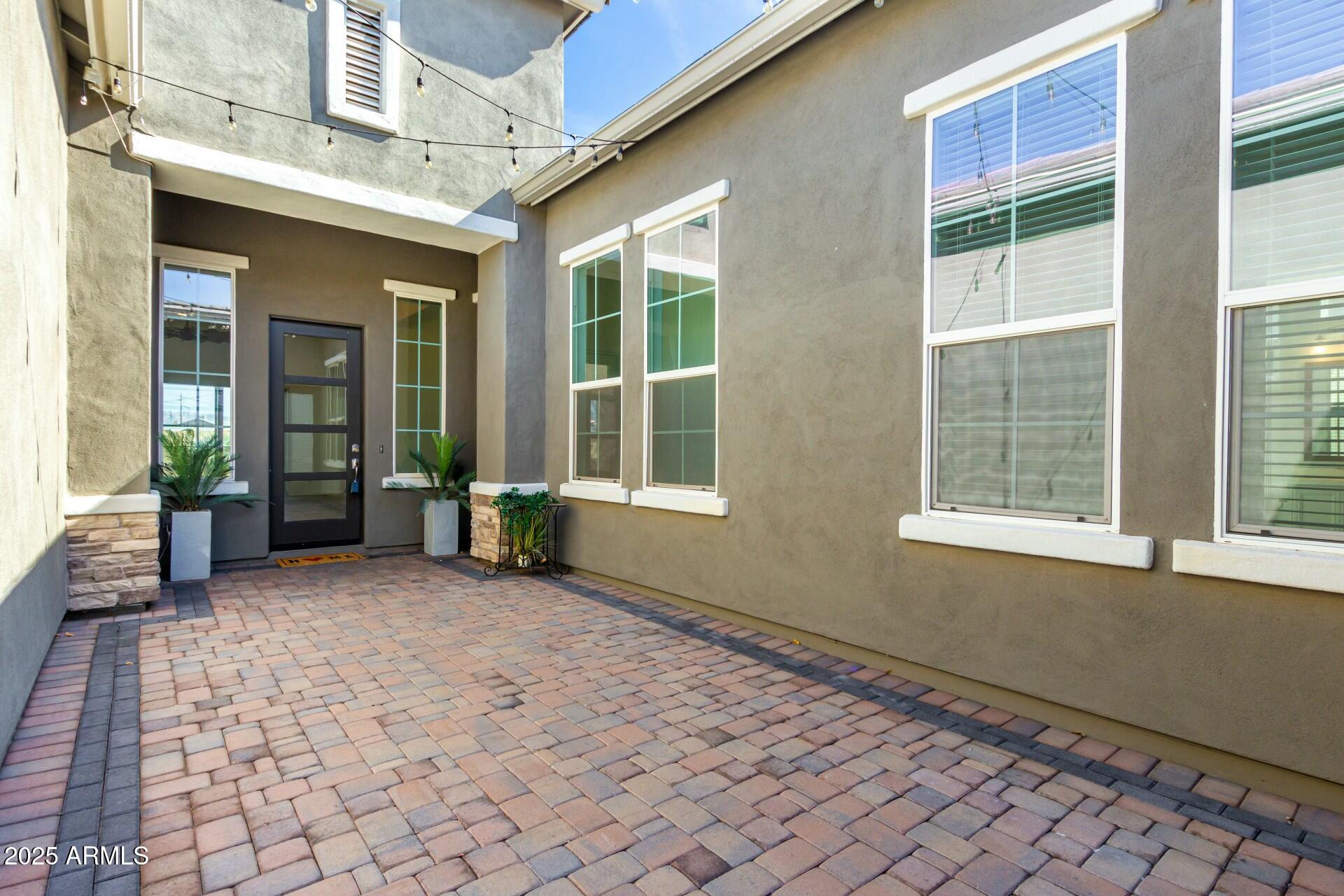 1143 N QUINN --
