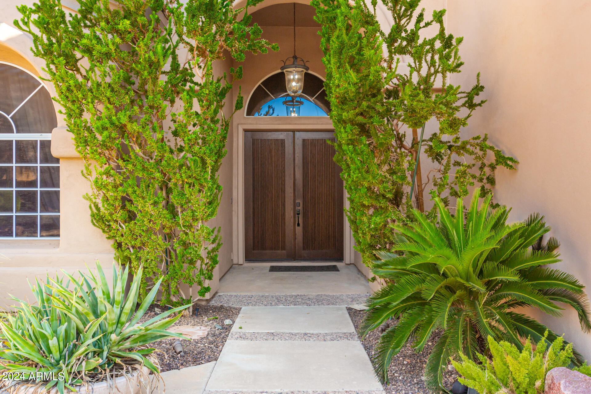 1367 E DESERT FLOWER Lane