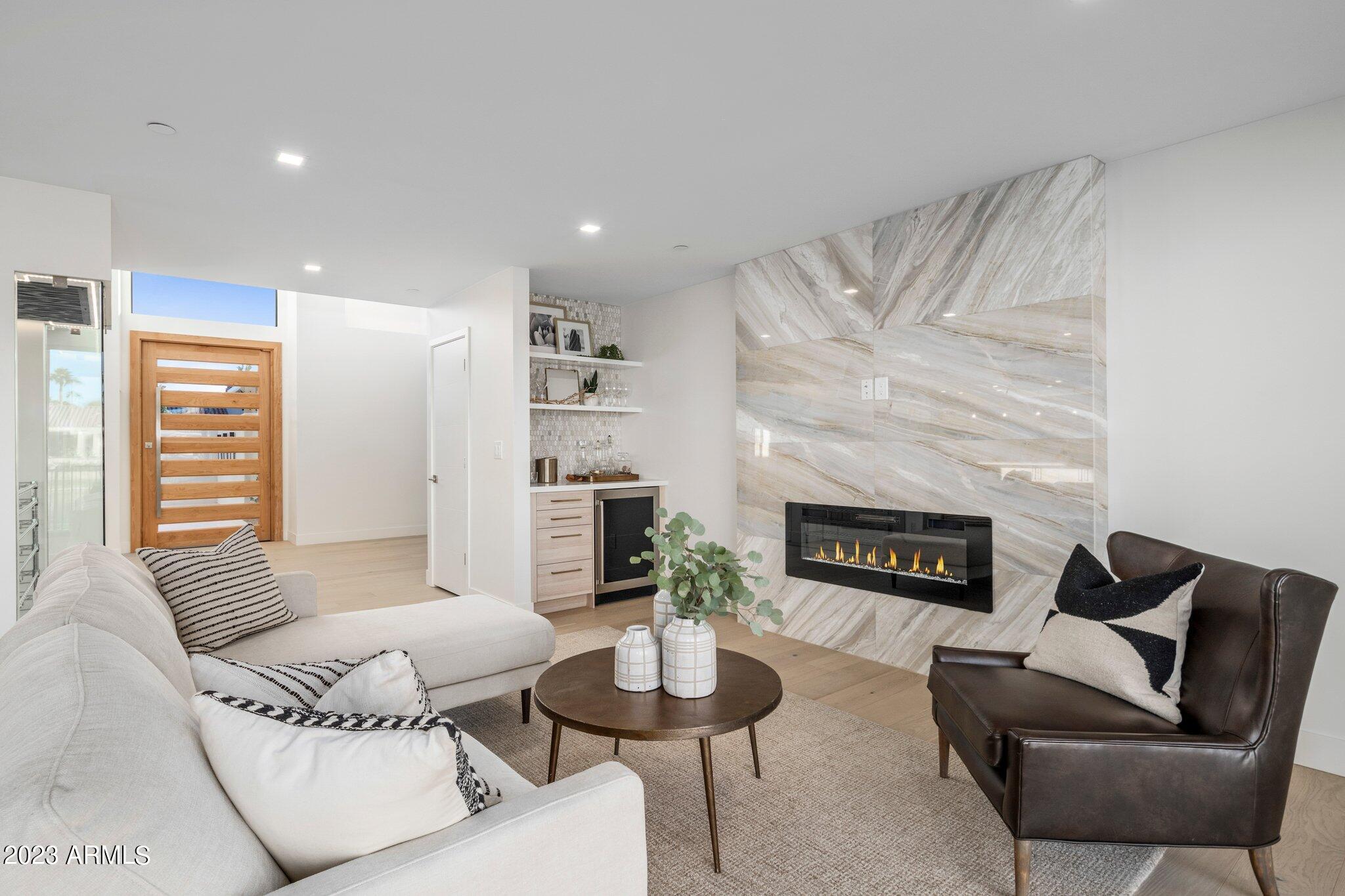 VISTA DEL LAGO - Residential