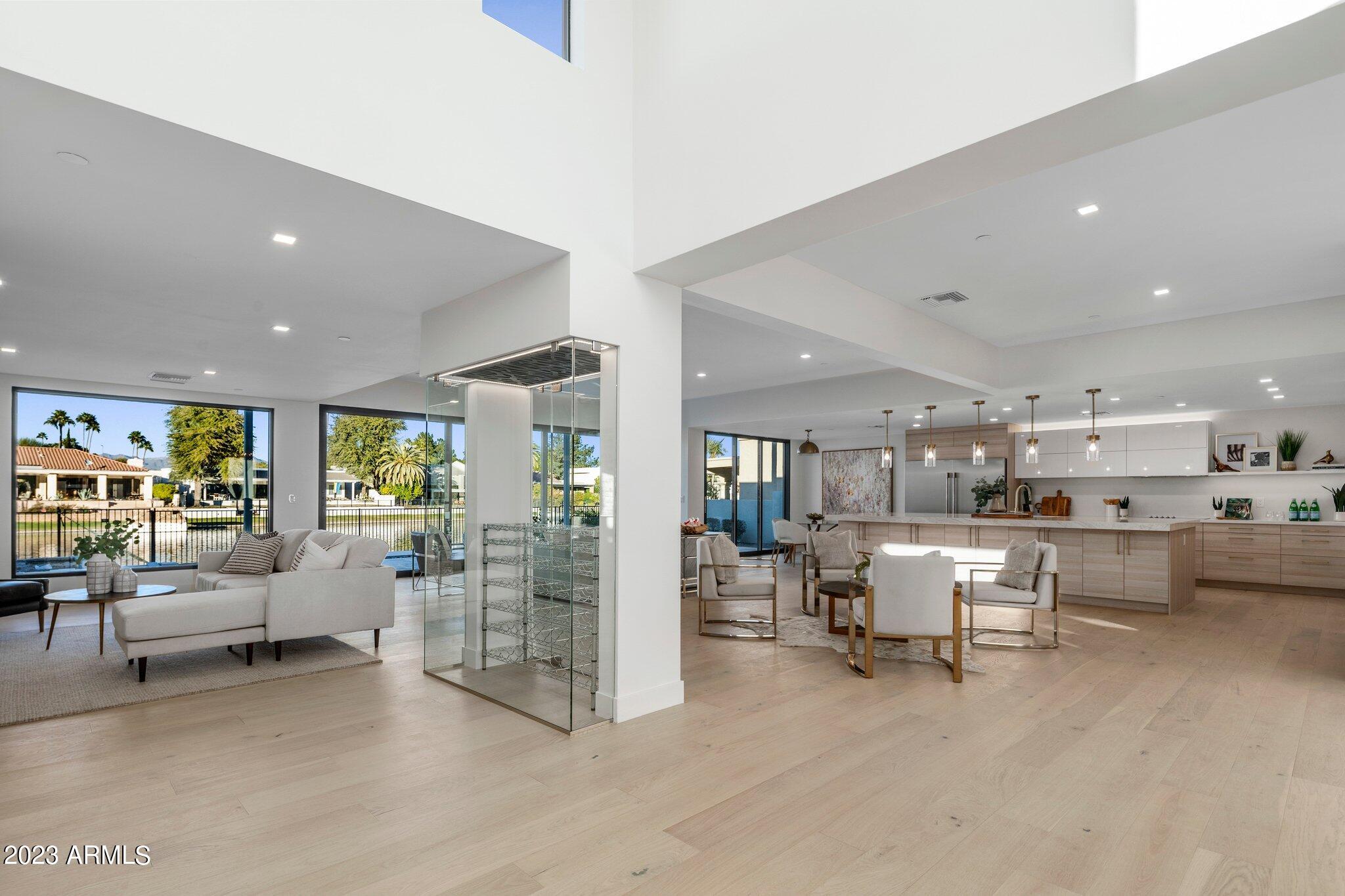 VISTA DEL LAGO - Residential