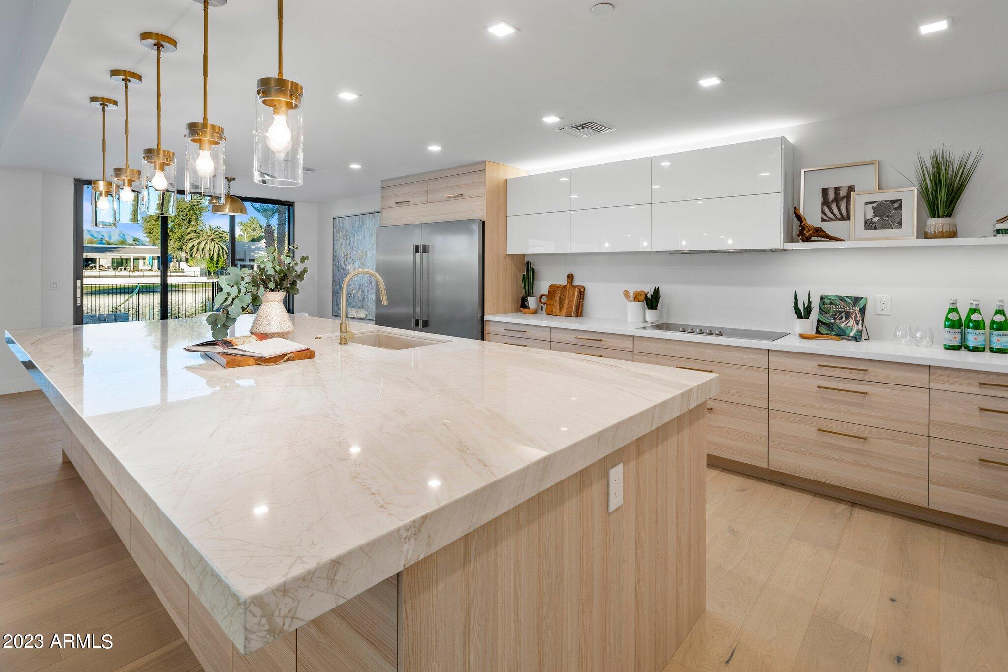 VISTA DEL LAGO - Residential