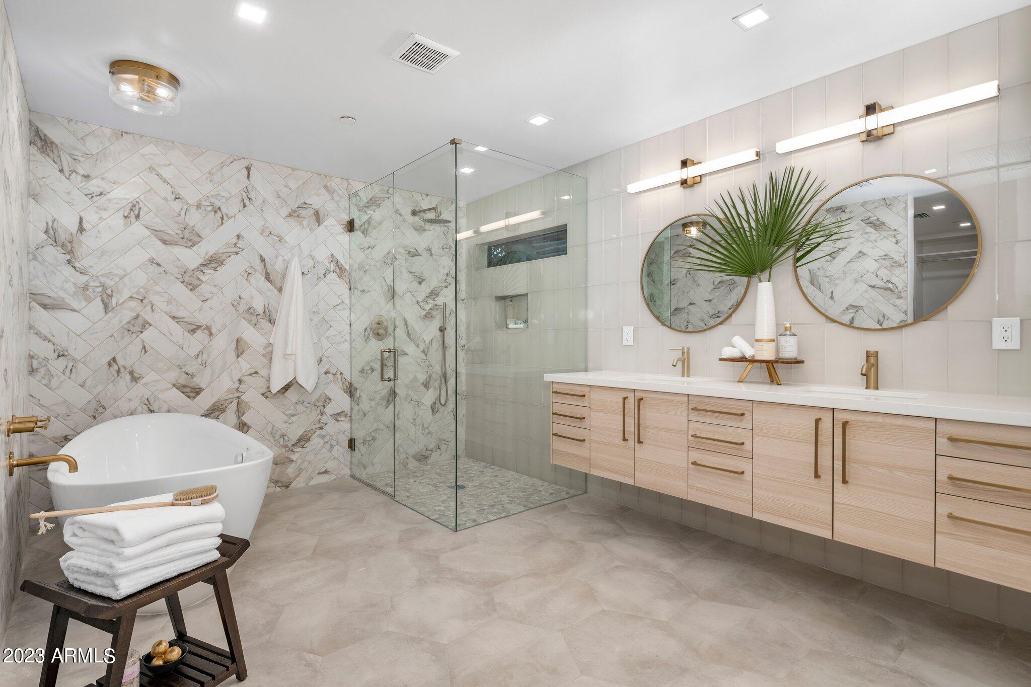 VISTA DEL LAGO - Residential