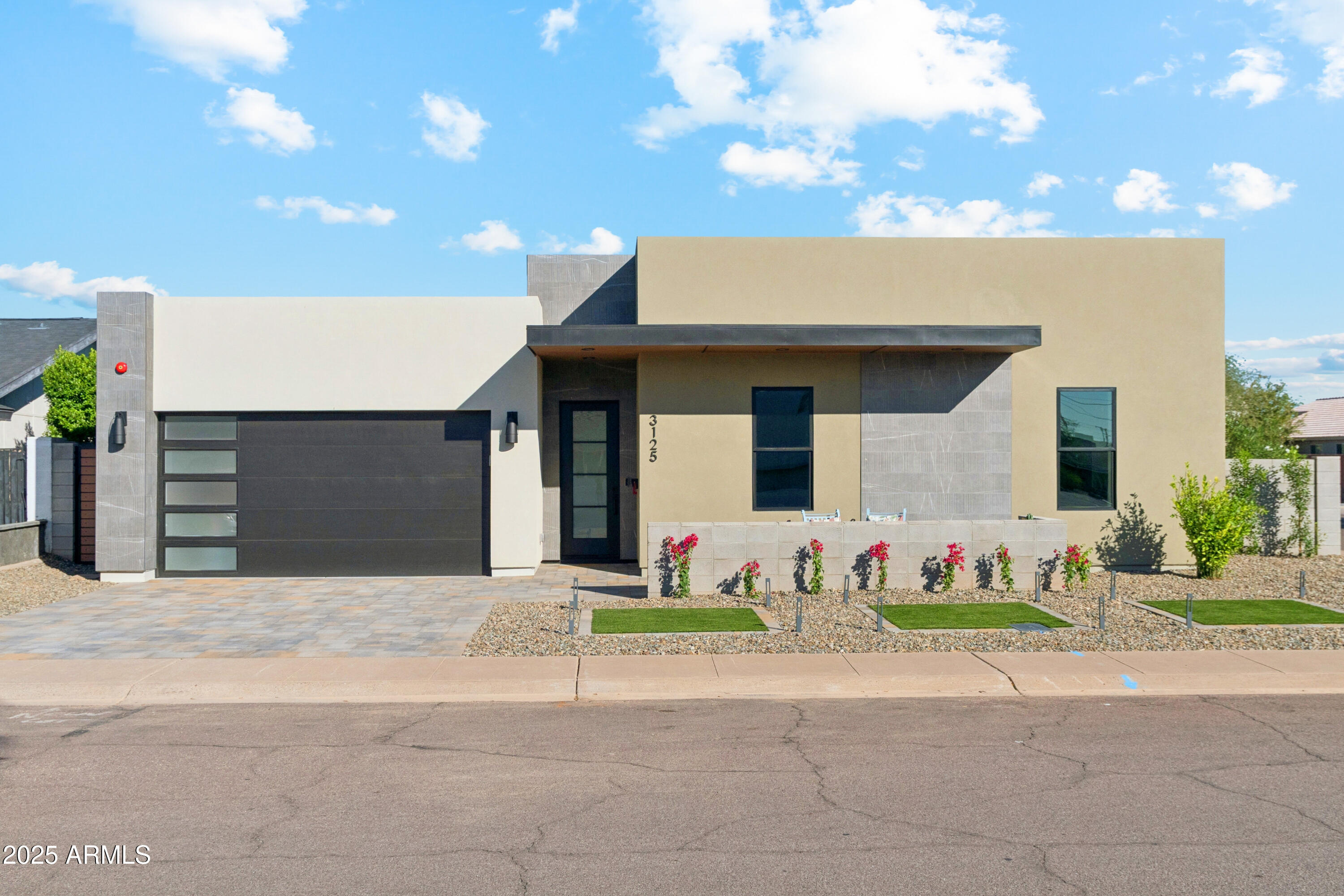 3125 N 86TH Place