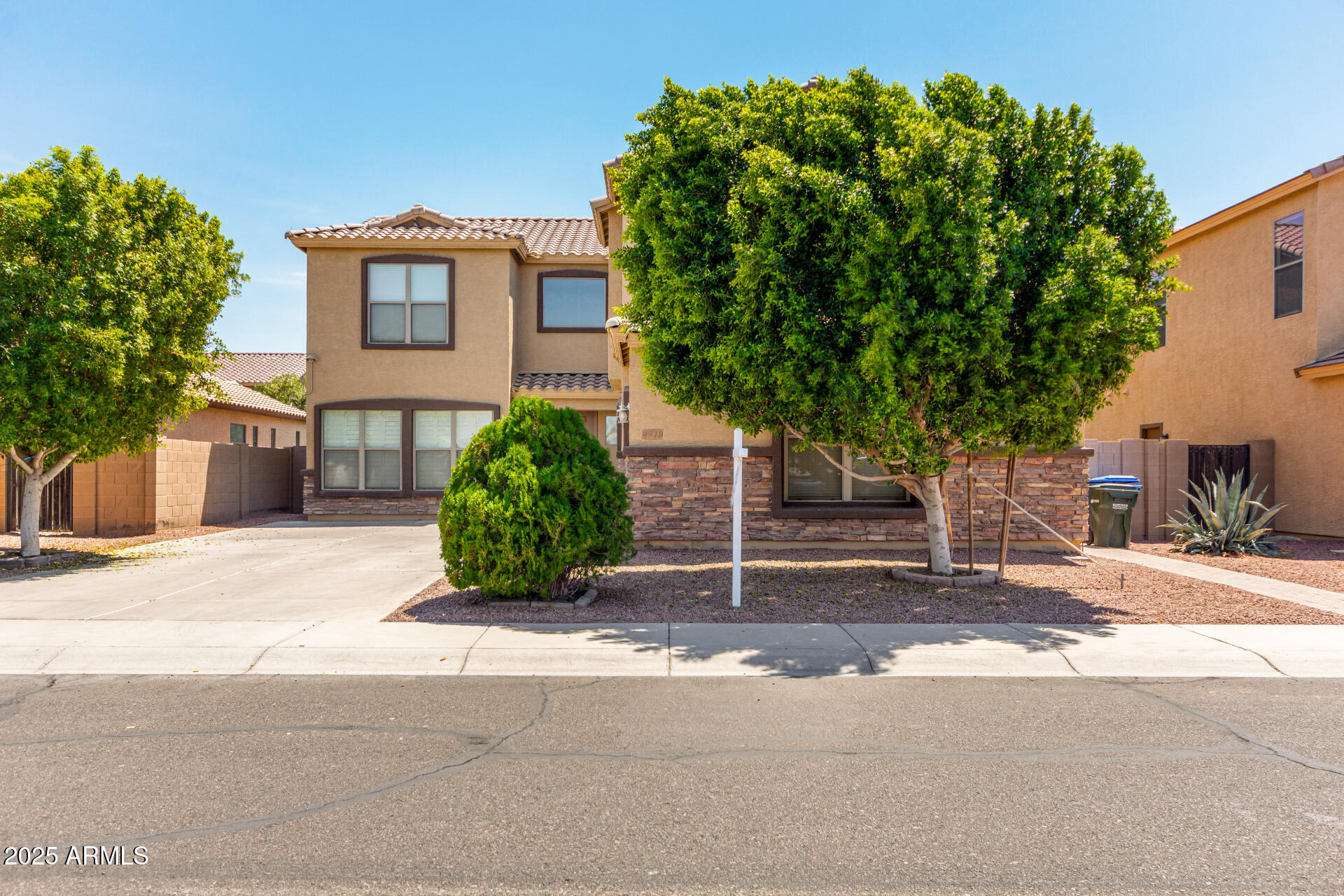 4519 W PLEASANT Lane