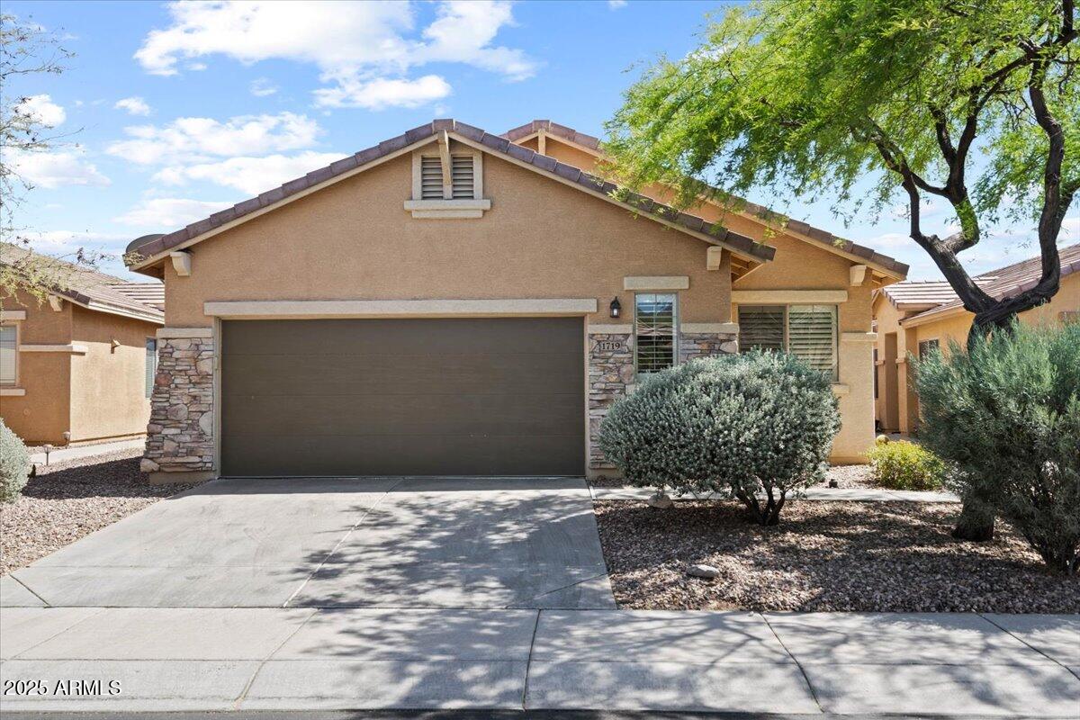 1719 W OWENS Way