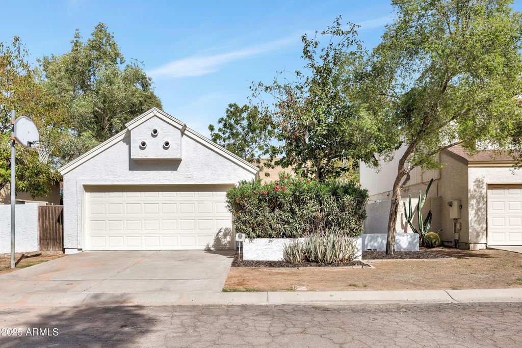 Photo of 5120 W Boston Way, Chandler, AZ 85226 (MLS # 6921924)