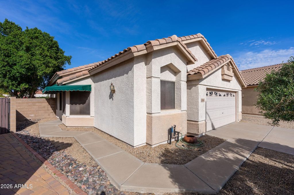 Photo of 8746 W Lisbon Lane, Peoria, AZ 85381 (MLS # 6985677)