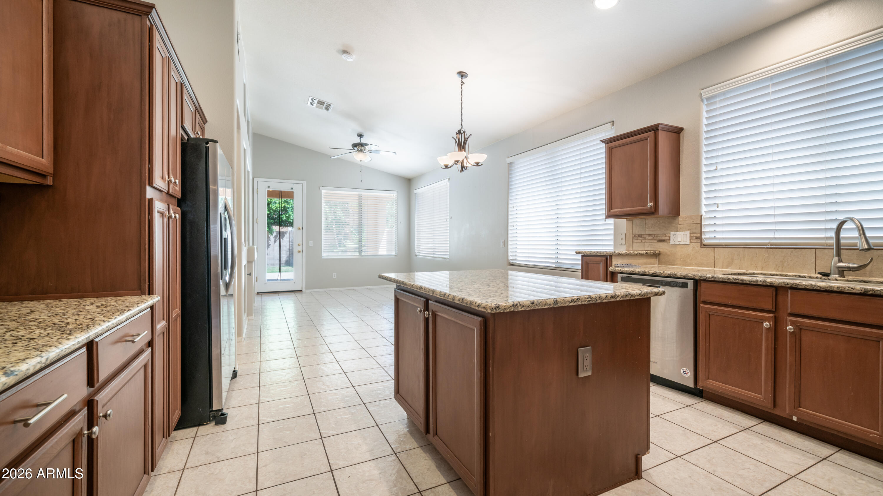 6904 W PONTIAC Drive