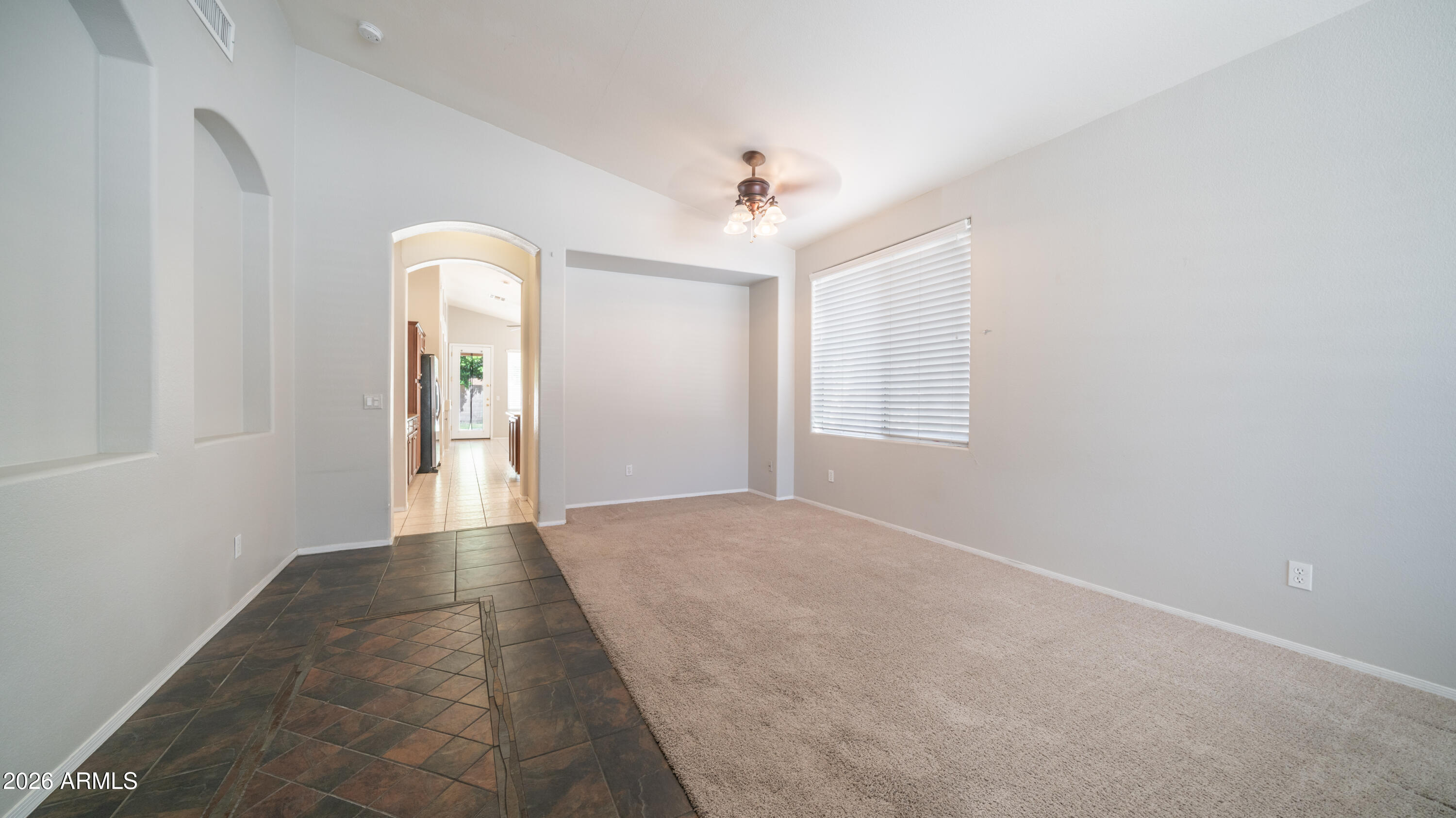 6904 W PONTIAC Drive