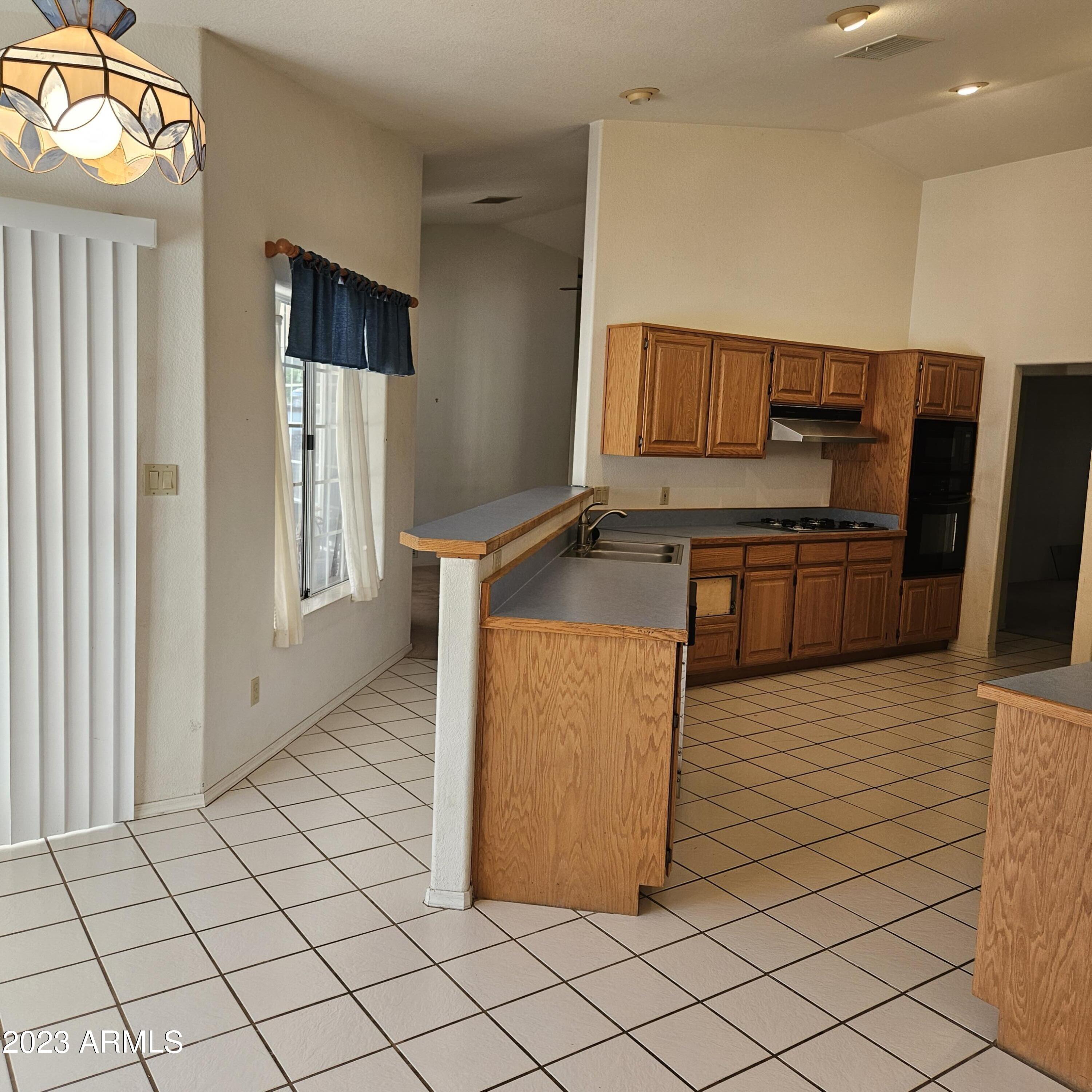 TOWN & COUNTRY ESTATES 6 - Residential