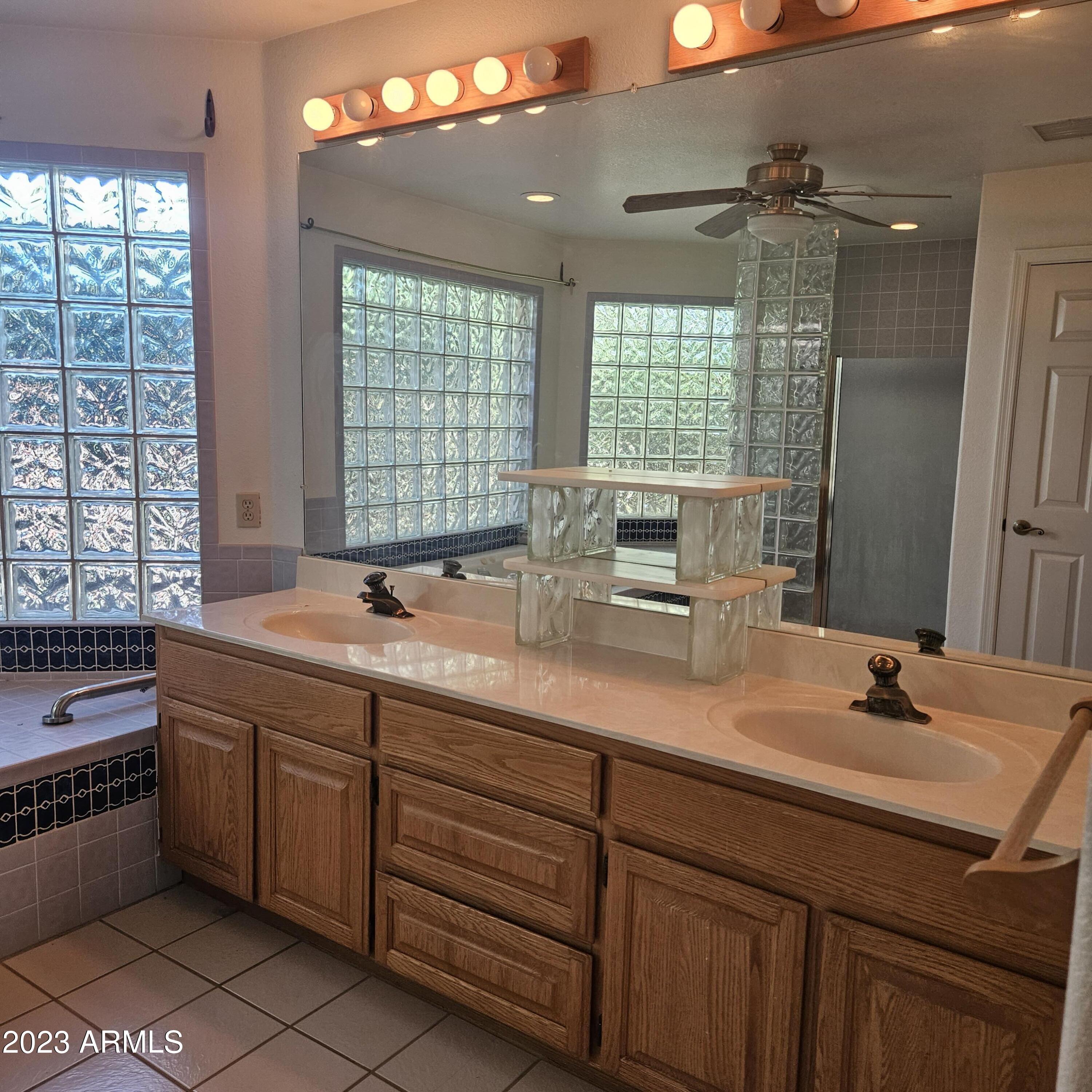 TOWN & COUNTRY ESTATES 6 - Residential